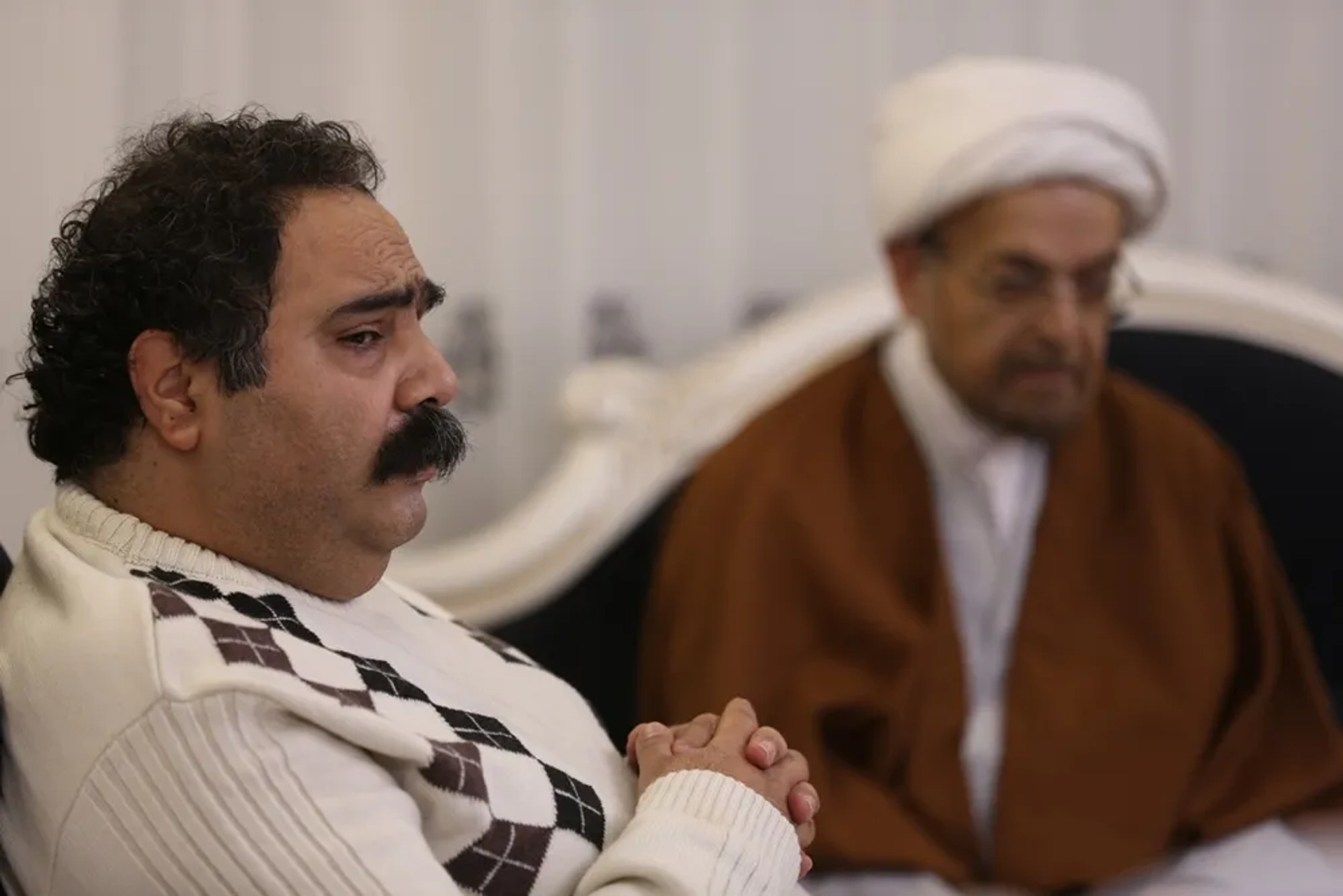 Ali Kazemi and Hamid Lolayi in Three Strangers (2017)