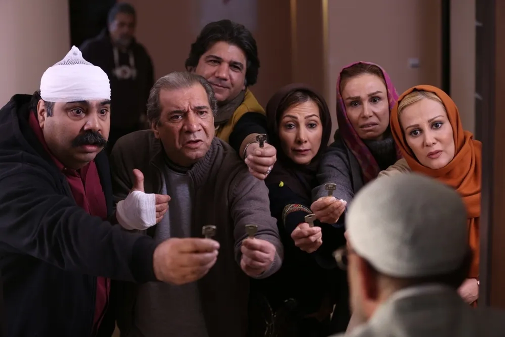 Mohammad Reza Sharifinia, Kianoosh Gerami, Ali Kazemi, Hossein Moheb Ahari, Hamid Lolayi, and Shiva Khosro Mehr in Three Strangers (2017)