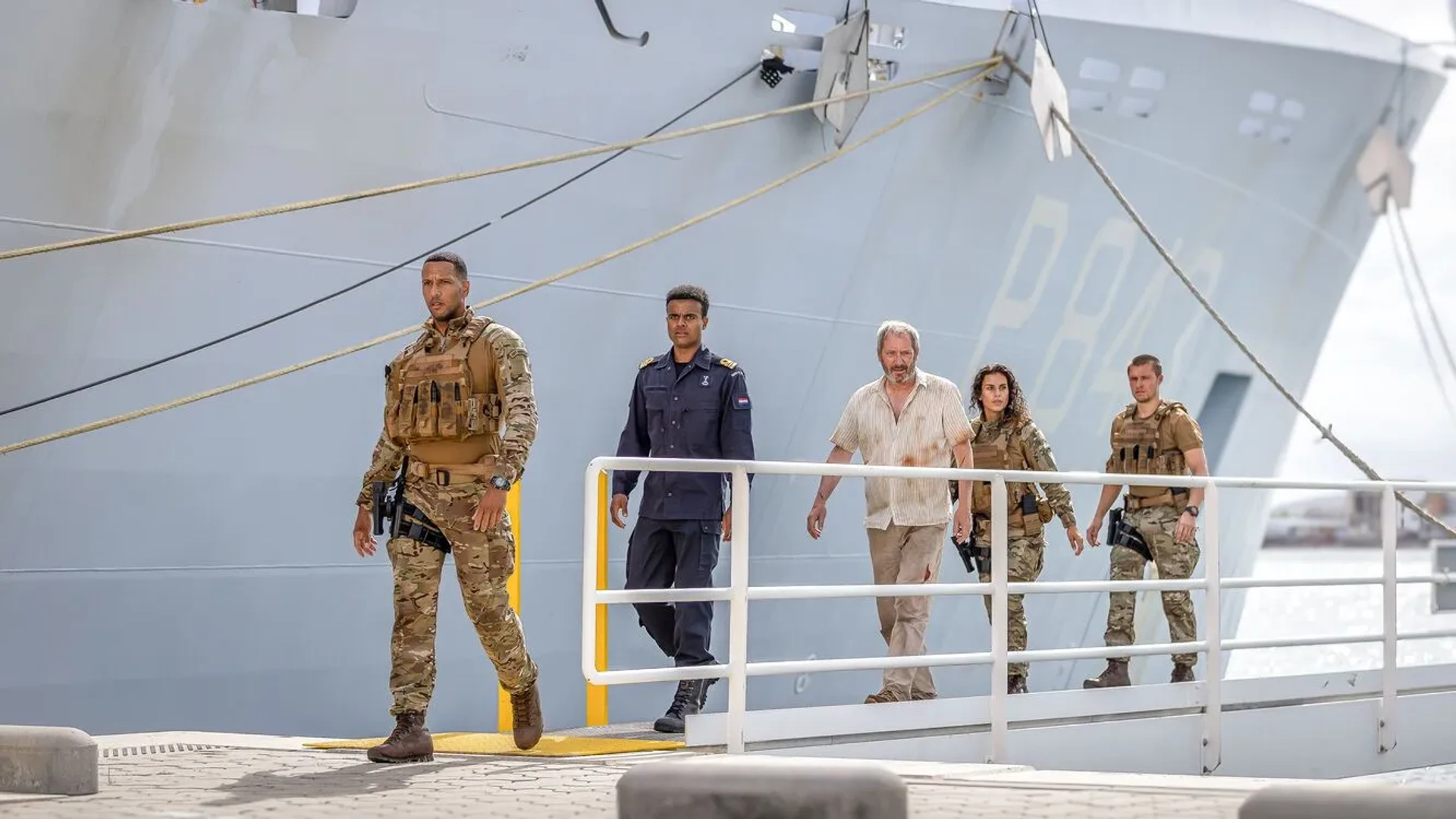 Gijs Scholten van Aschat, Nyncke Beekhuyzen, Tarikh Janssen, Gijs Blom, and Jasha Rudge in Invasion (2024)