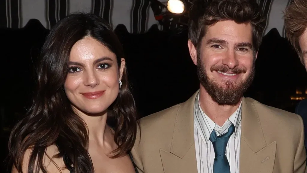 اندرو گارفیلد و مونیکا باربارو در برادوی