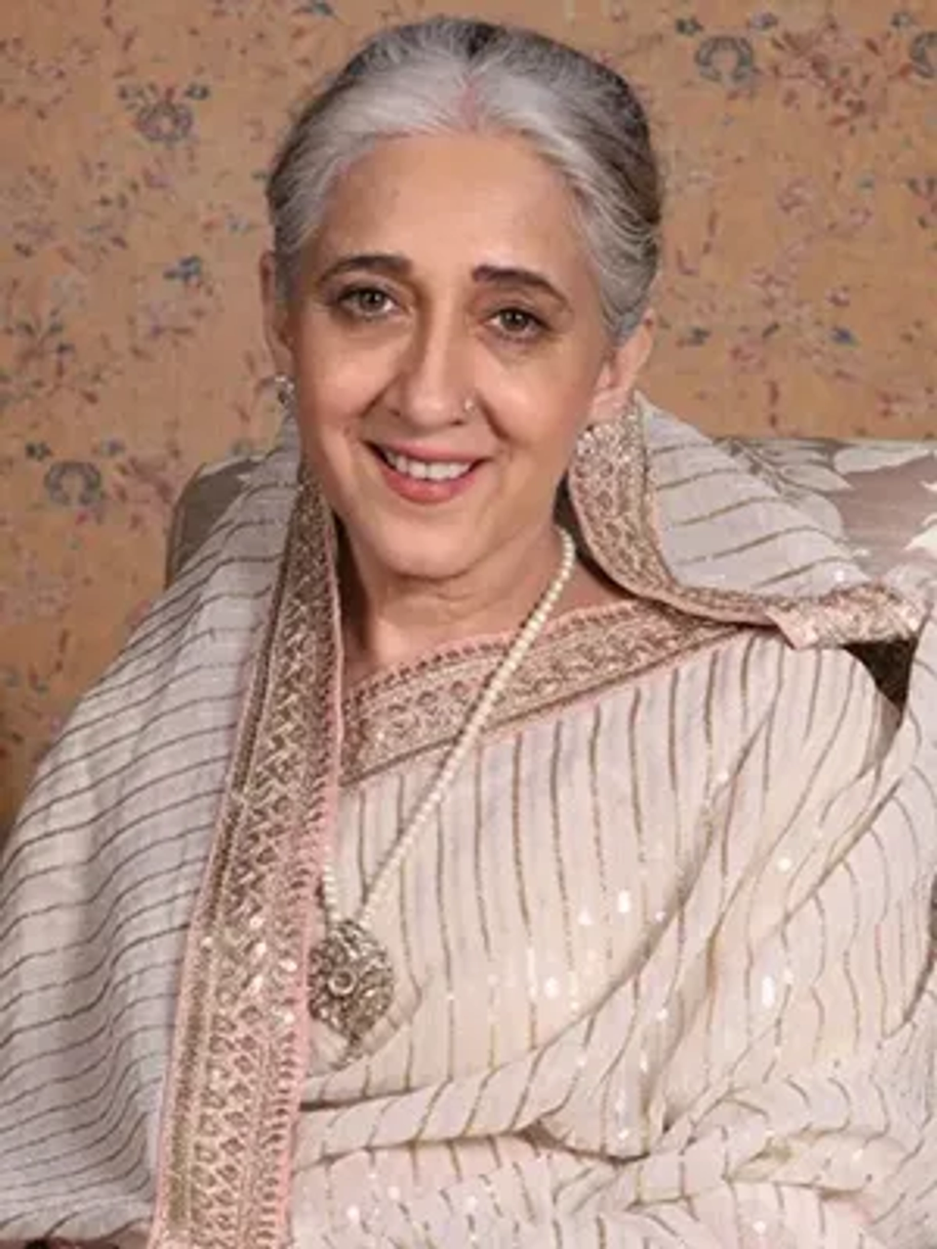 نیکات خان