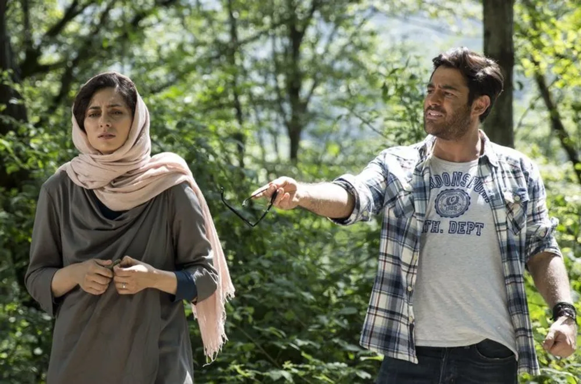 Pegah Ahangarani and Mohammad Reza Golzar in Drought and Lie (2016)
