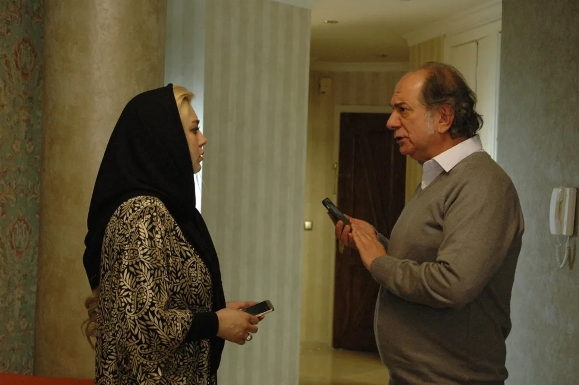 Atila Pesiani and Sahar Ghoreishi in Simple Worker Needed (2017)