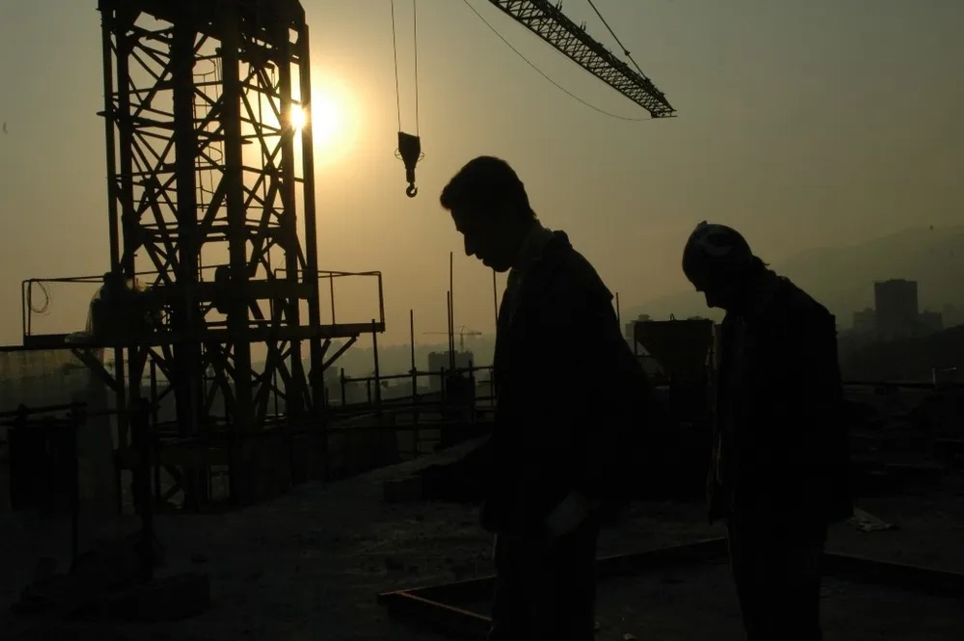 Bahram Afshari and Majid Asghari in Simple Worker Needed (2017)