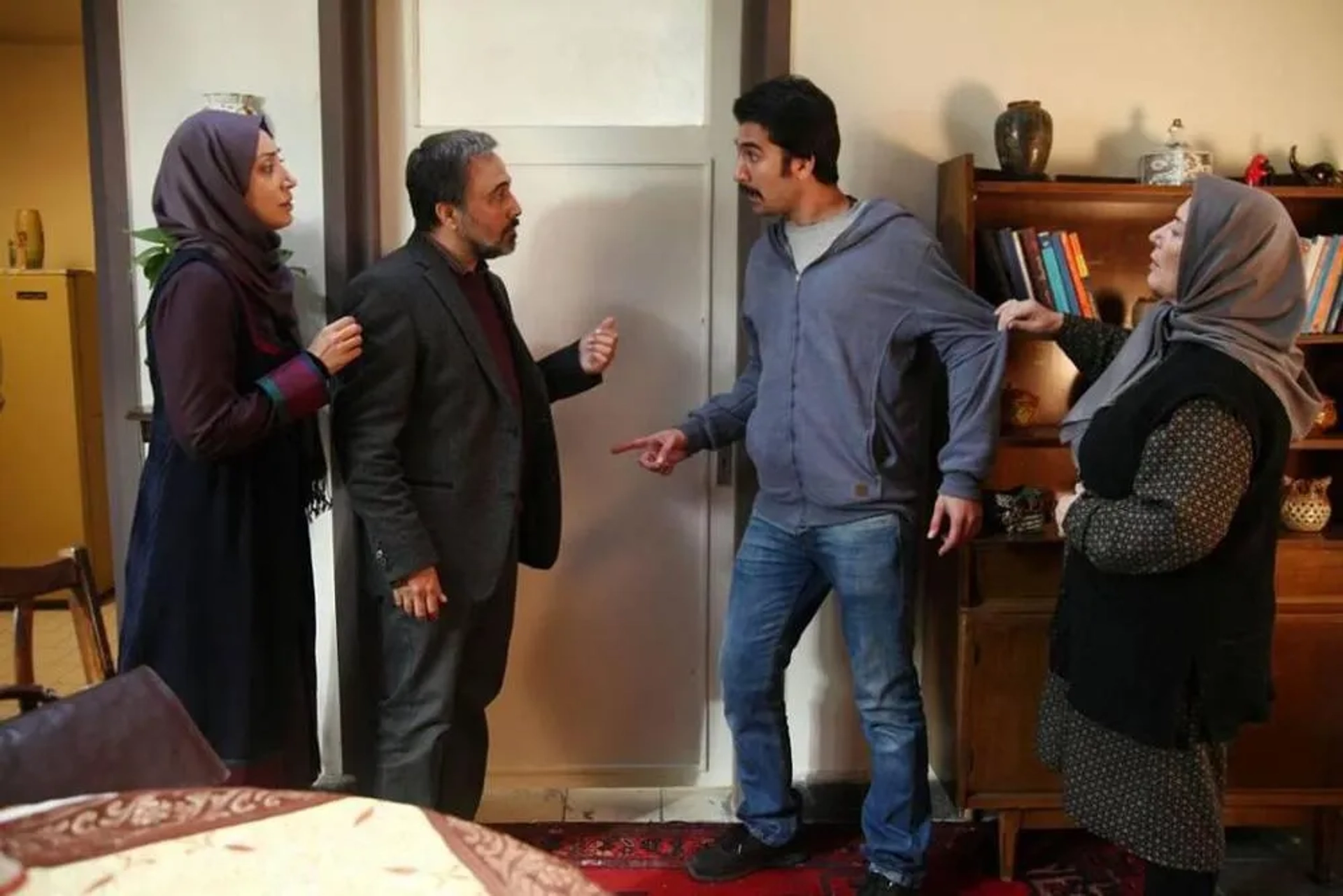 Reza Attaran, Safa Aghajani, Negar Abedi, and Karim Mohammad Amini in Lollipop (2016)