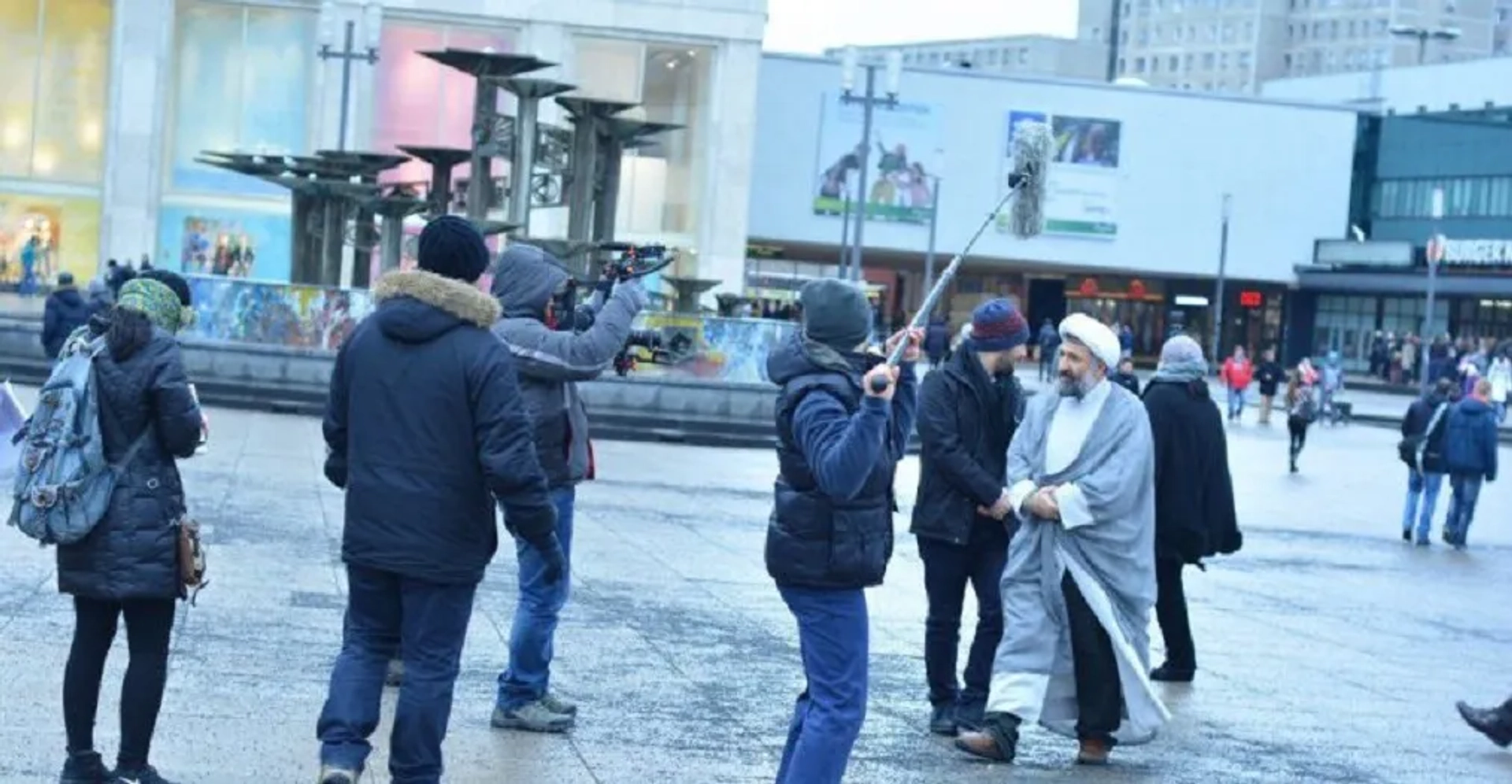 Mehran Rajabi and Javad Ezati in Paradise (2016)