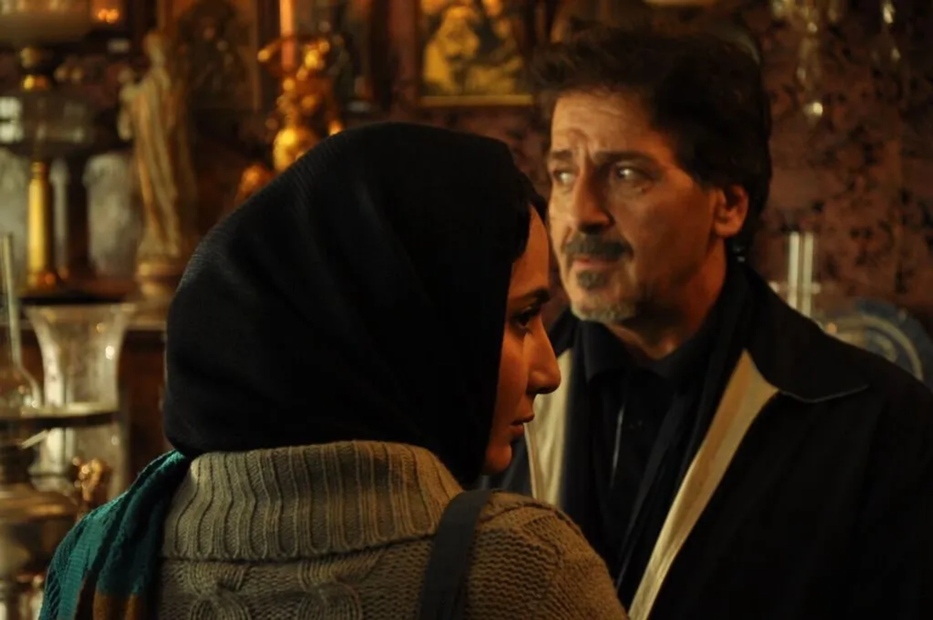 Abolfazl Poorarab and Samira Hassanpour in Parallel Shadows (2016)