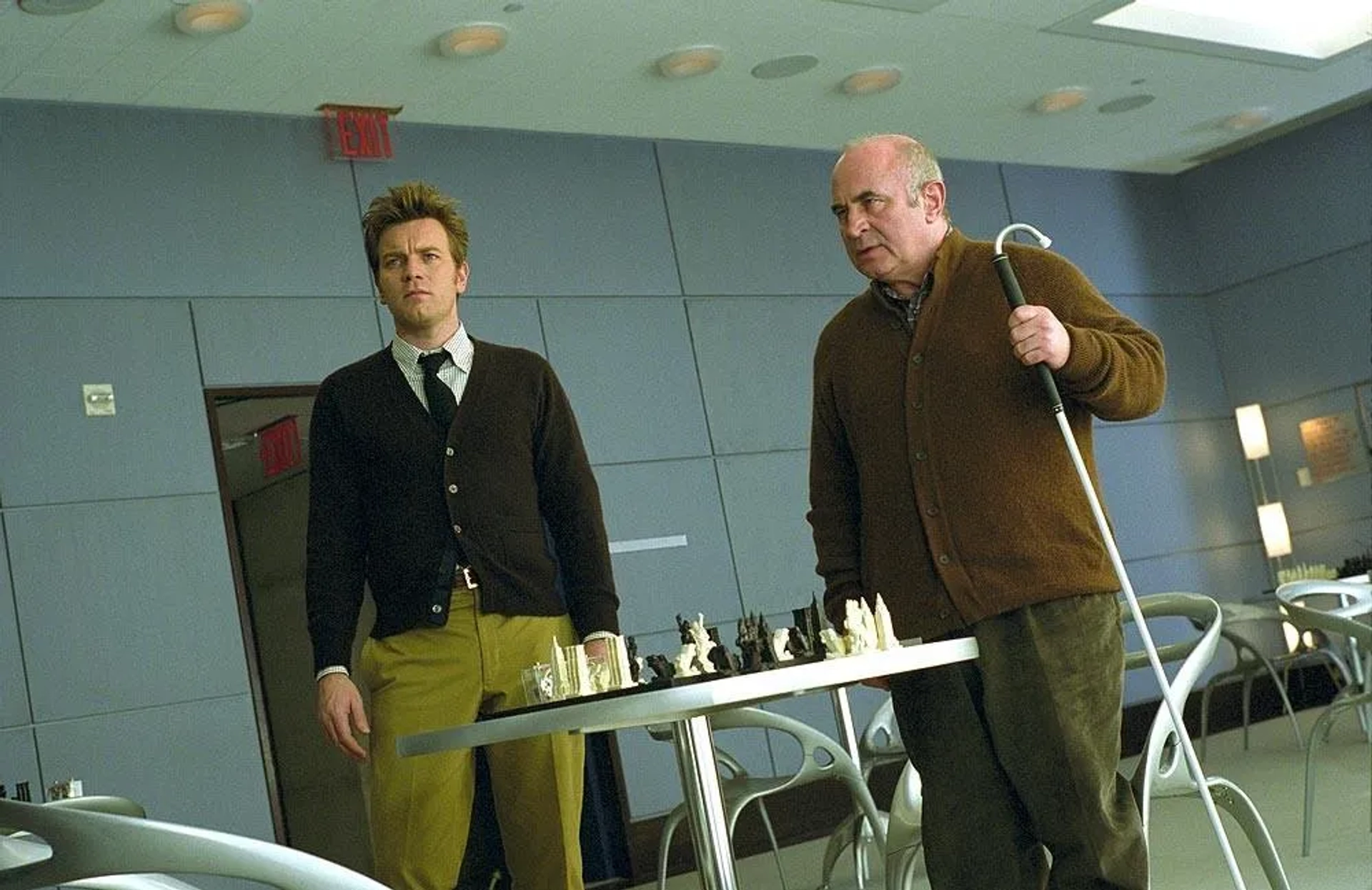 Ewan McGregor and Bob Hoskins in Stay (2005)