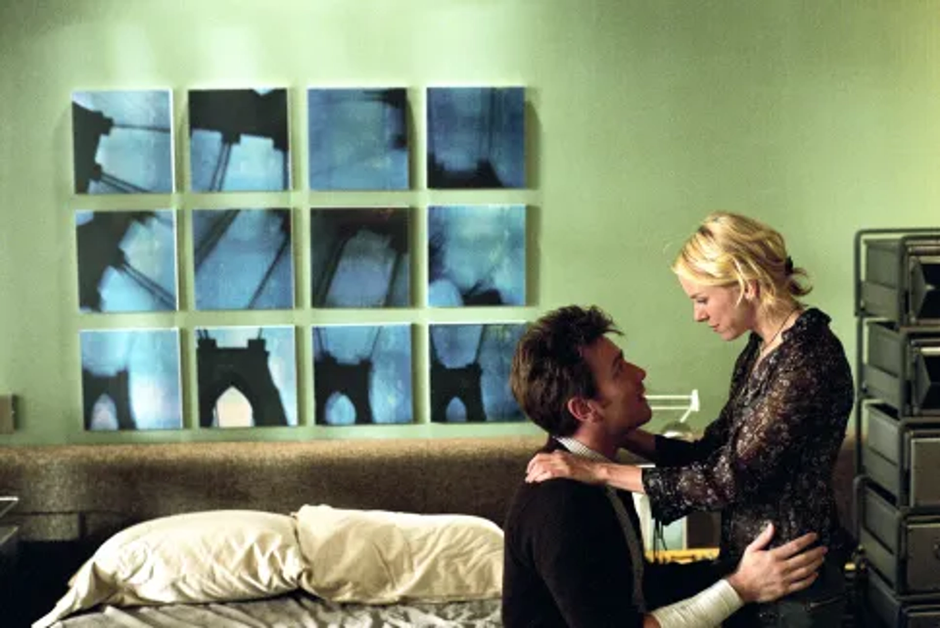 Ewan McGregor and Naomi Watts in Stay (2005)