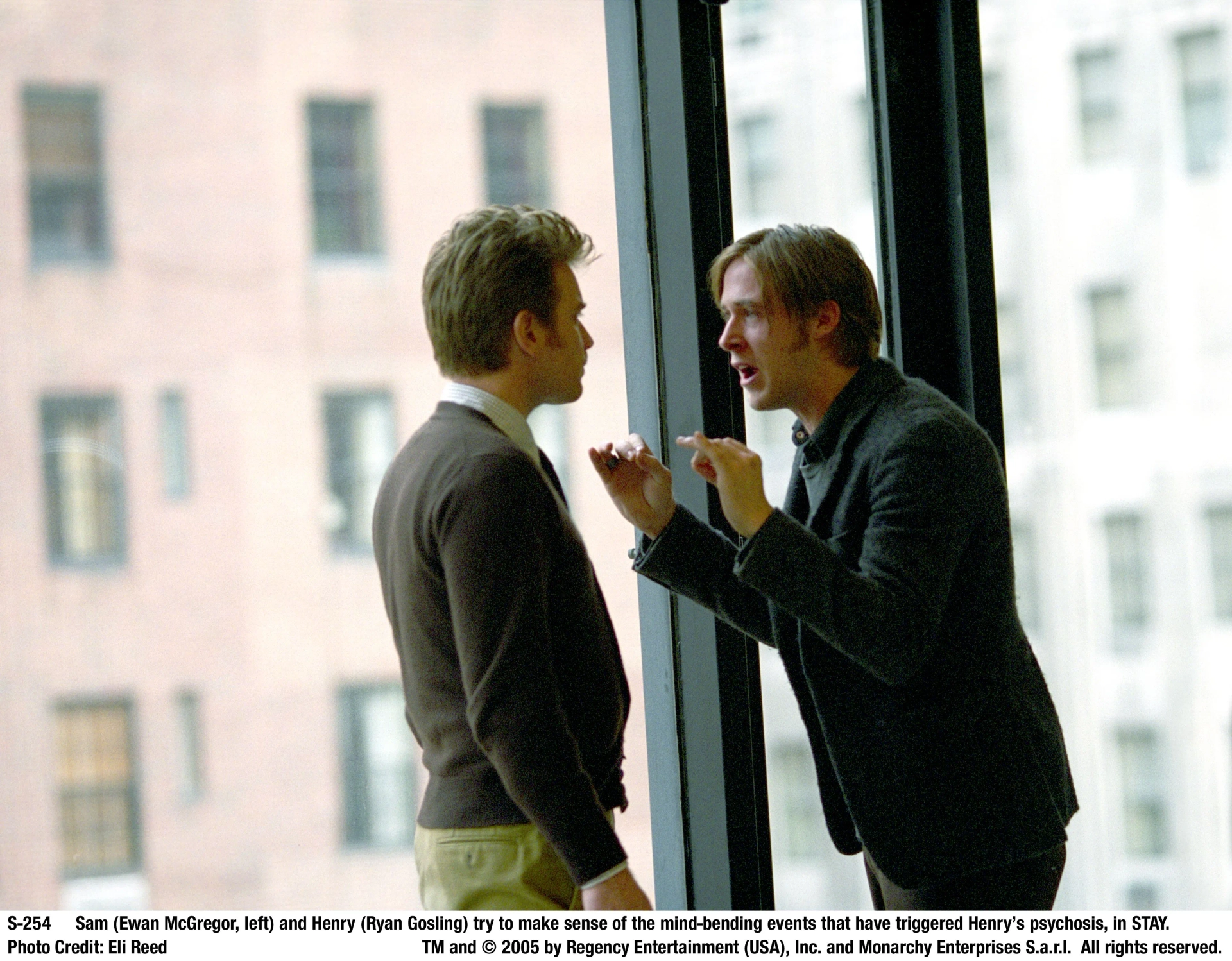 Ewan McGregor and Ryan Gosling in Stay (2005)