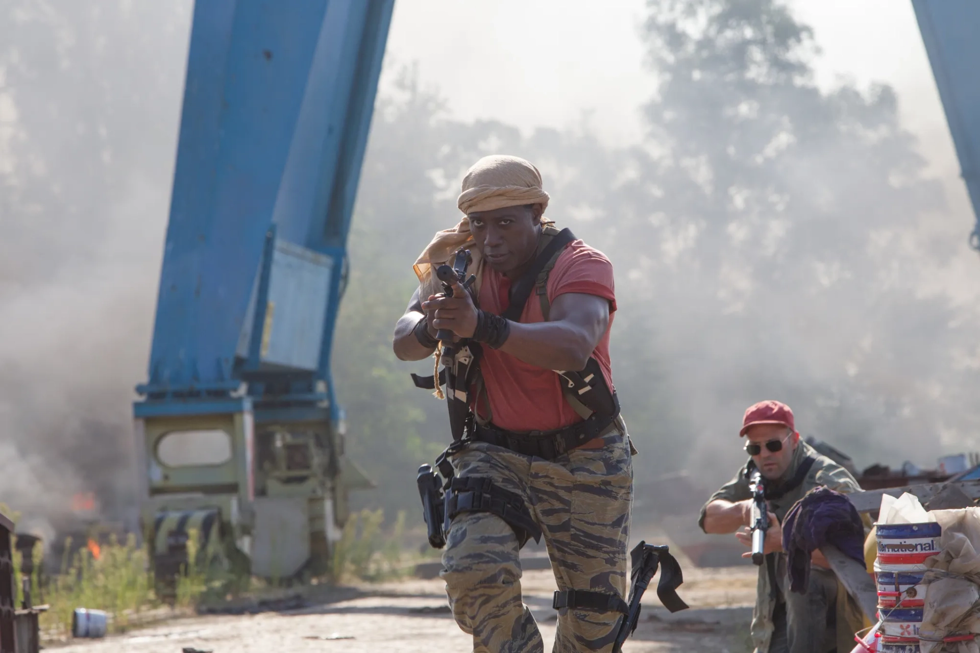 Wesley Snipes and Jason Statham in The Expendables 3 (2014)