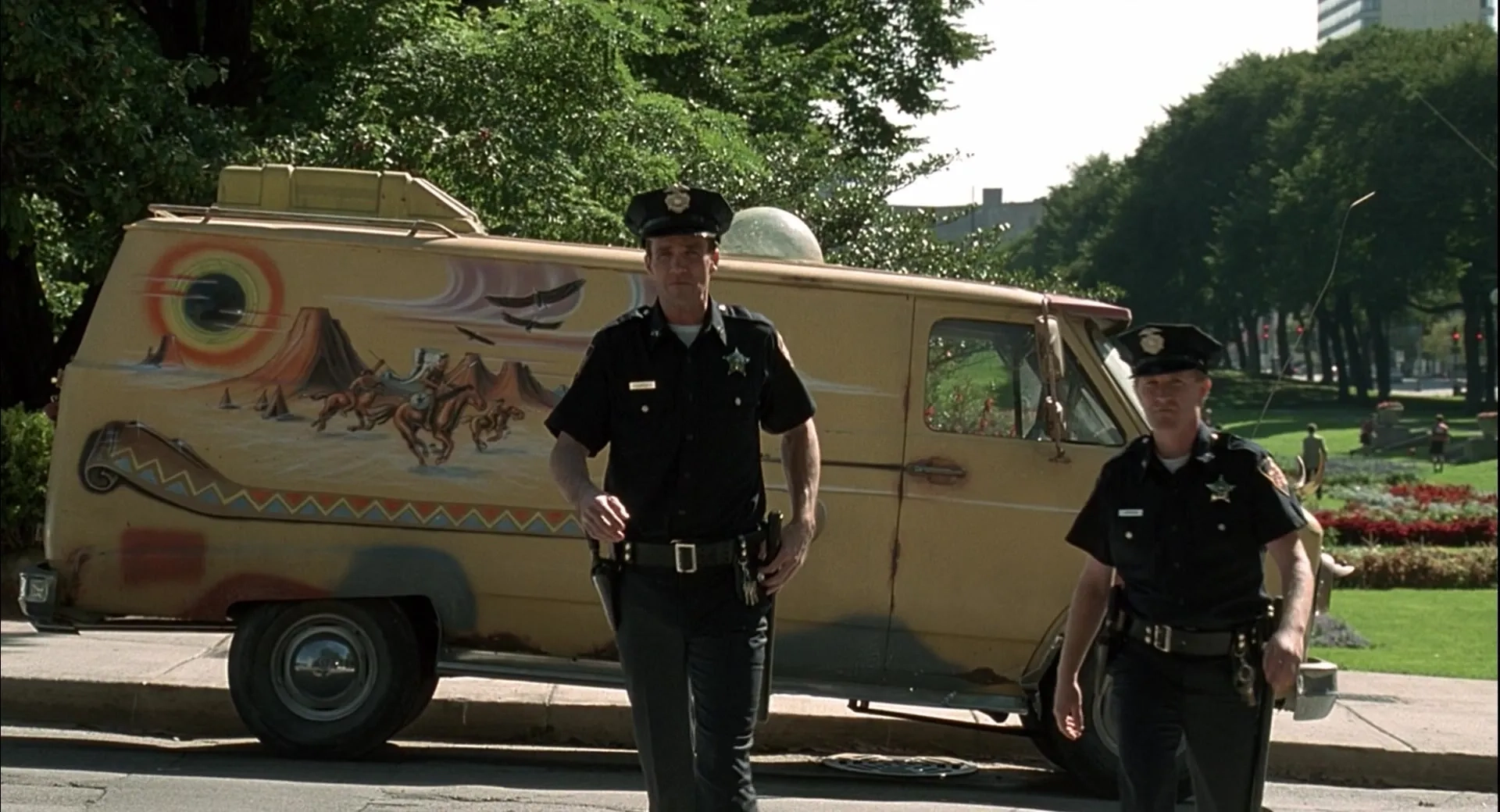 Neil Flynn and William Holmes in Baby's Day Out (1994)
