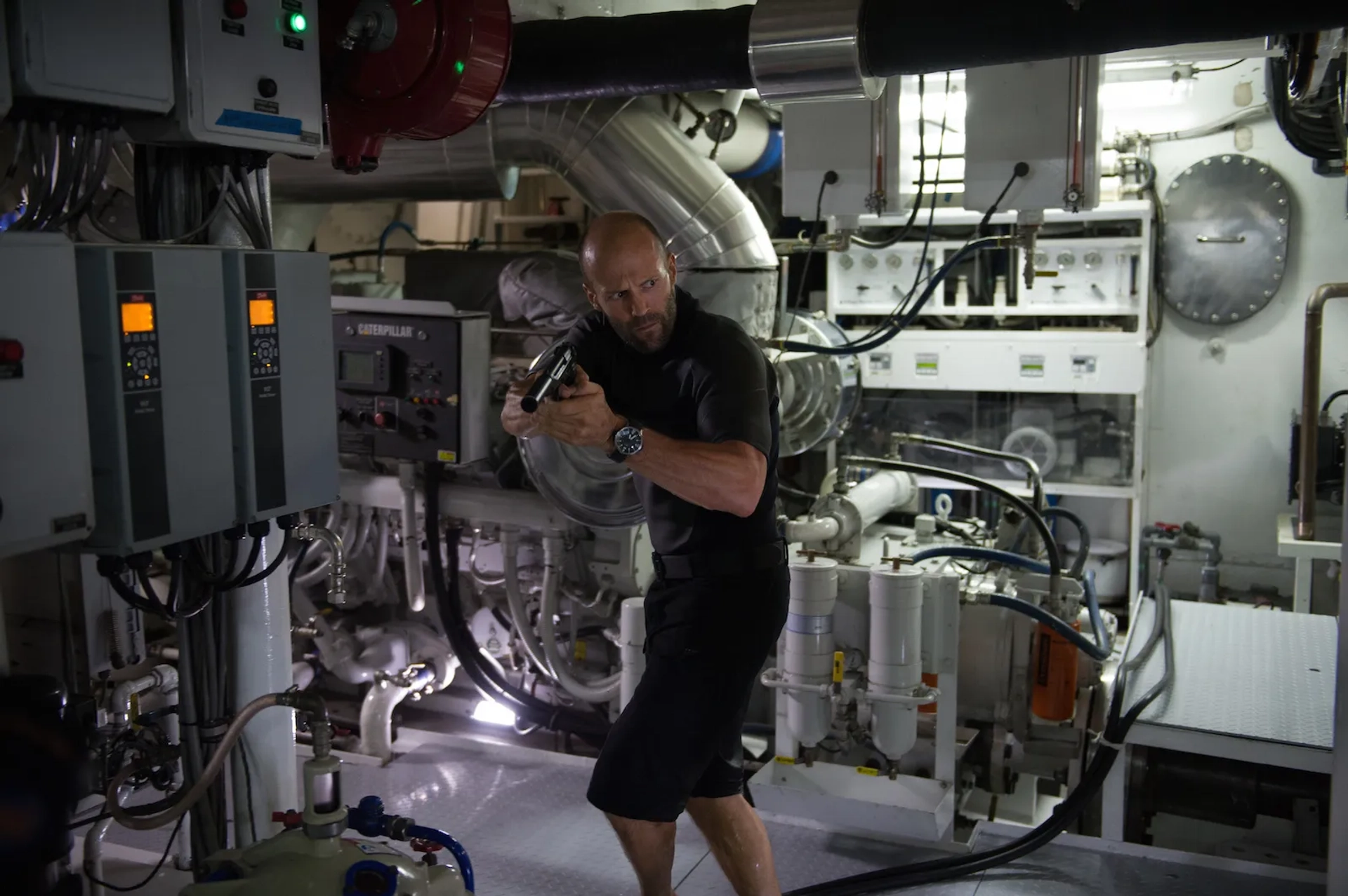 Jason Statham in Mechanic: Resurrection (2016)