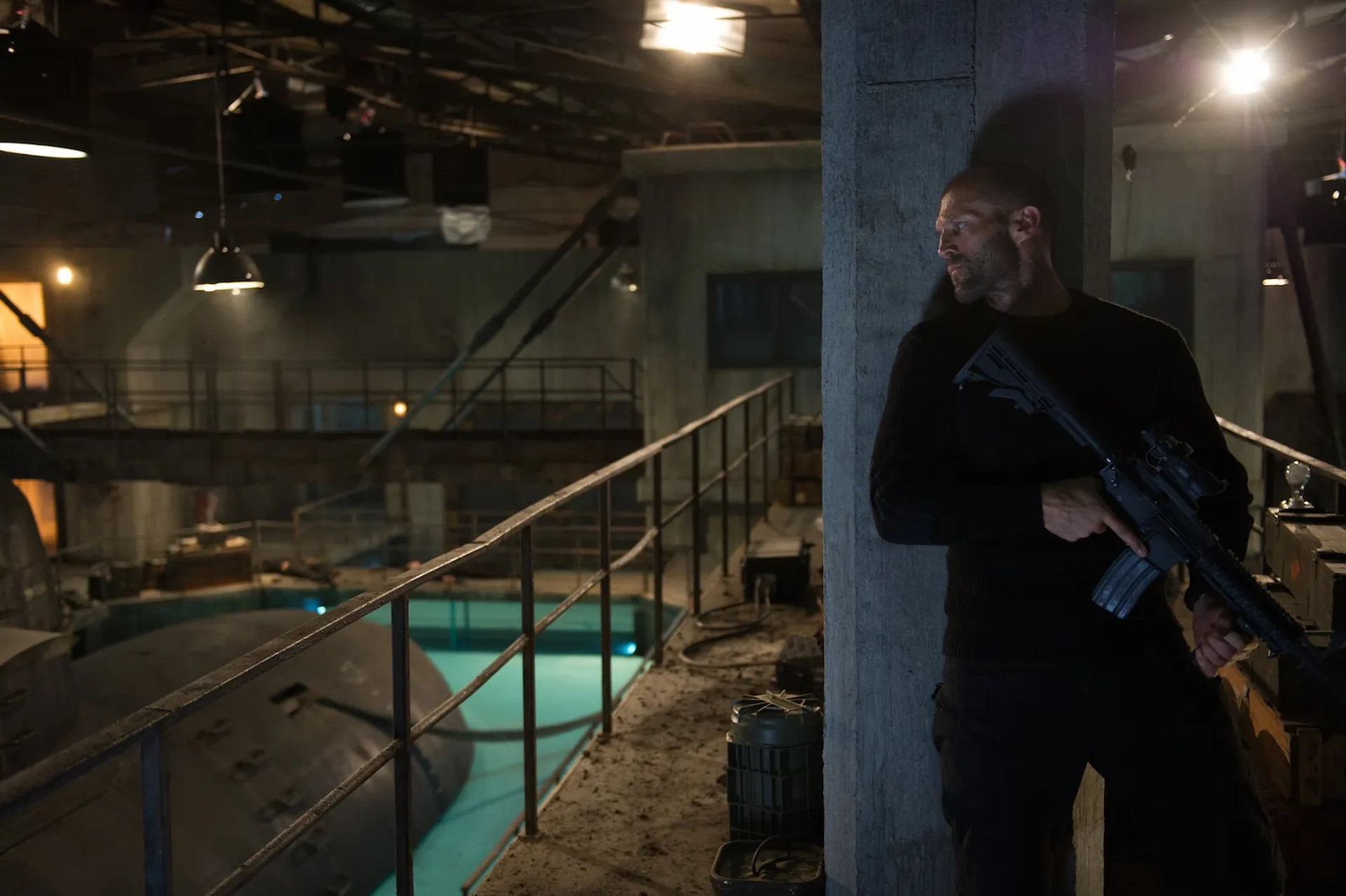 Jason Statham in Mechanic: Resurrection (2016)