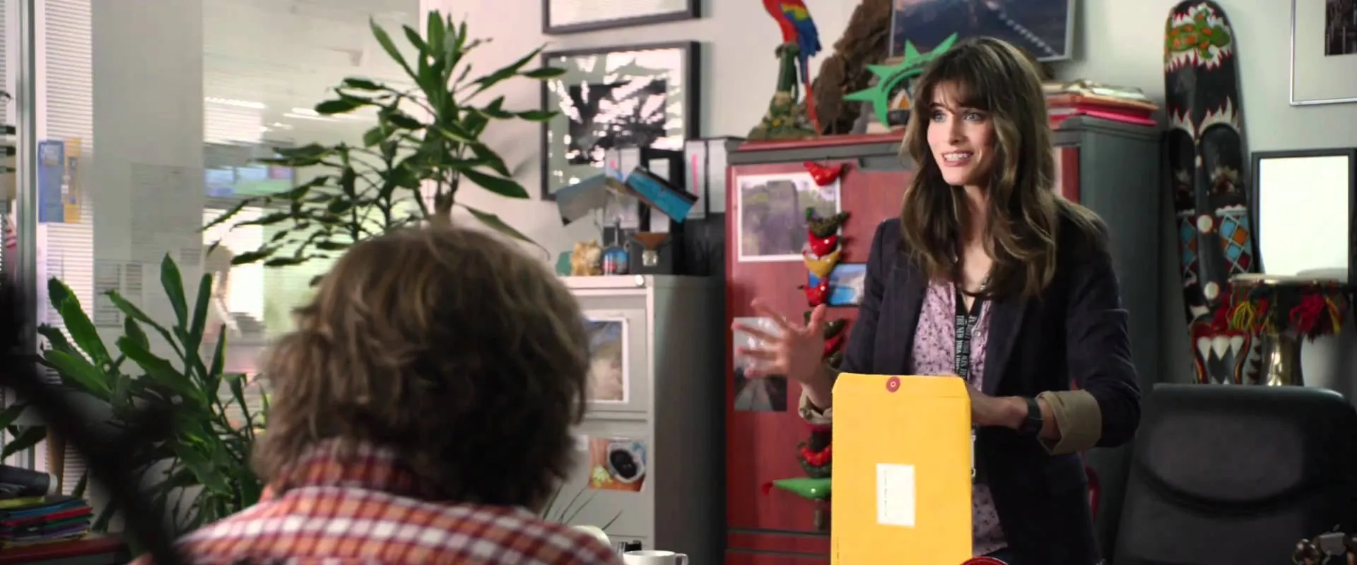 Amanda Peet and Jack Black in Gulliver's Travels (2010)