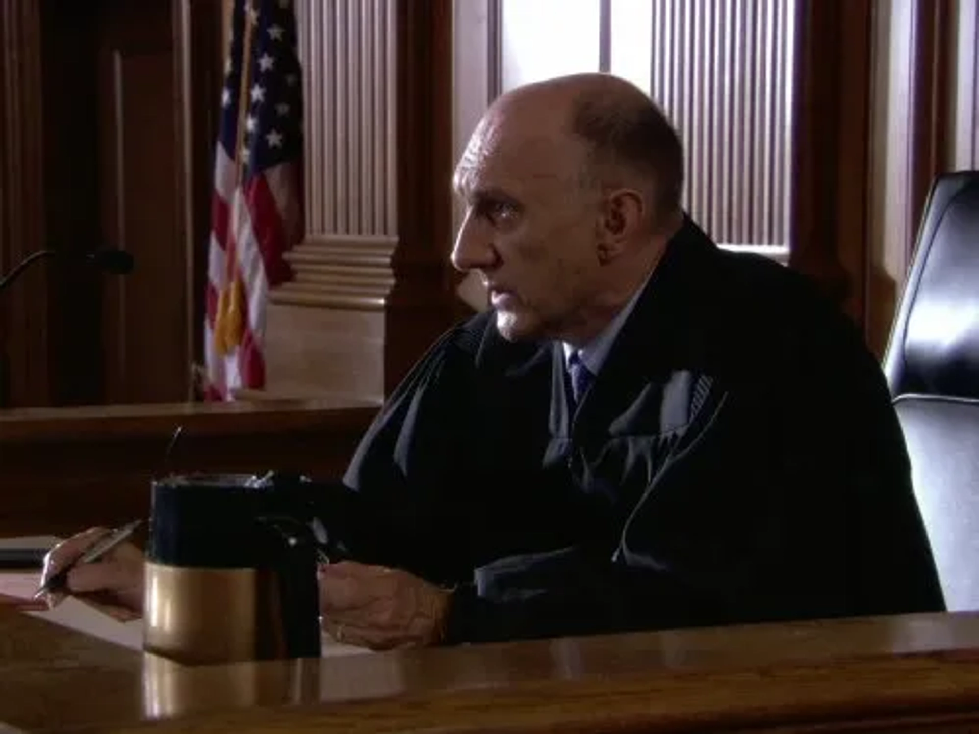 Peter McRobbie in Damages (2007)