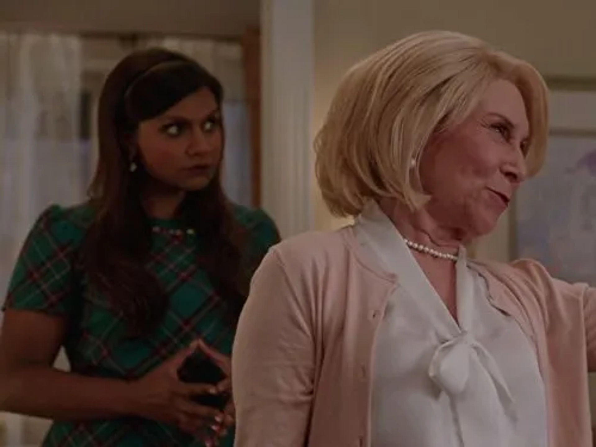 Rhea Perlman and Mindy Kaling in The Mindy Project (2012)