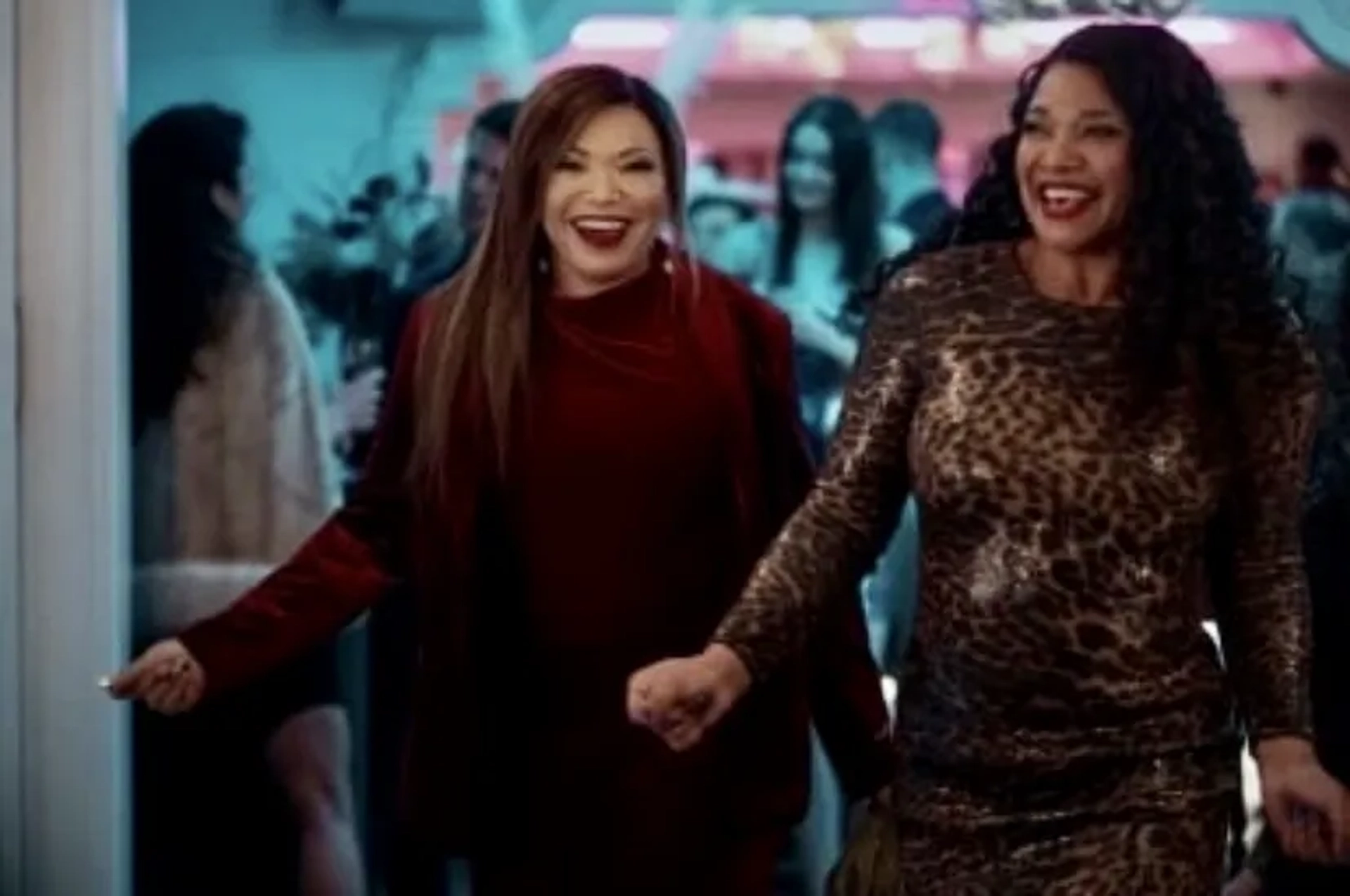 Tamala Jones and Tisha Campbell in Uncoupled (2022)