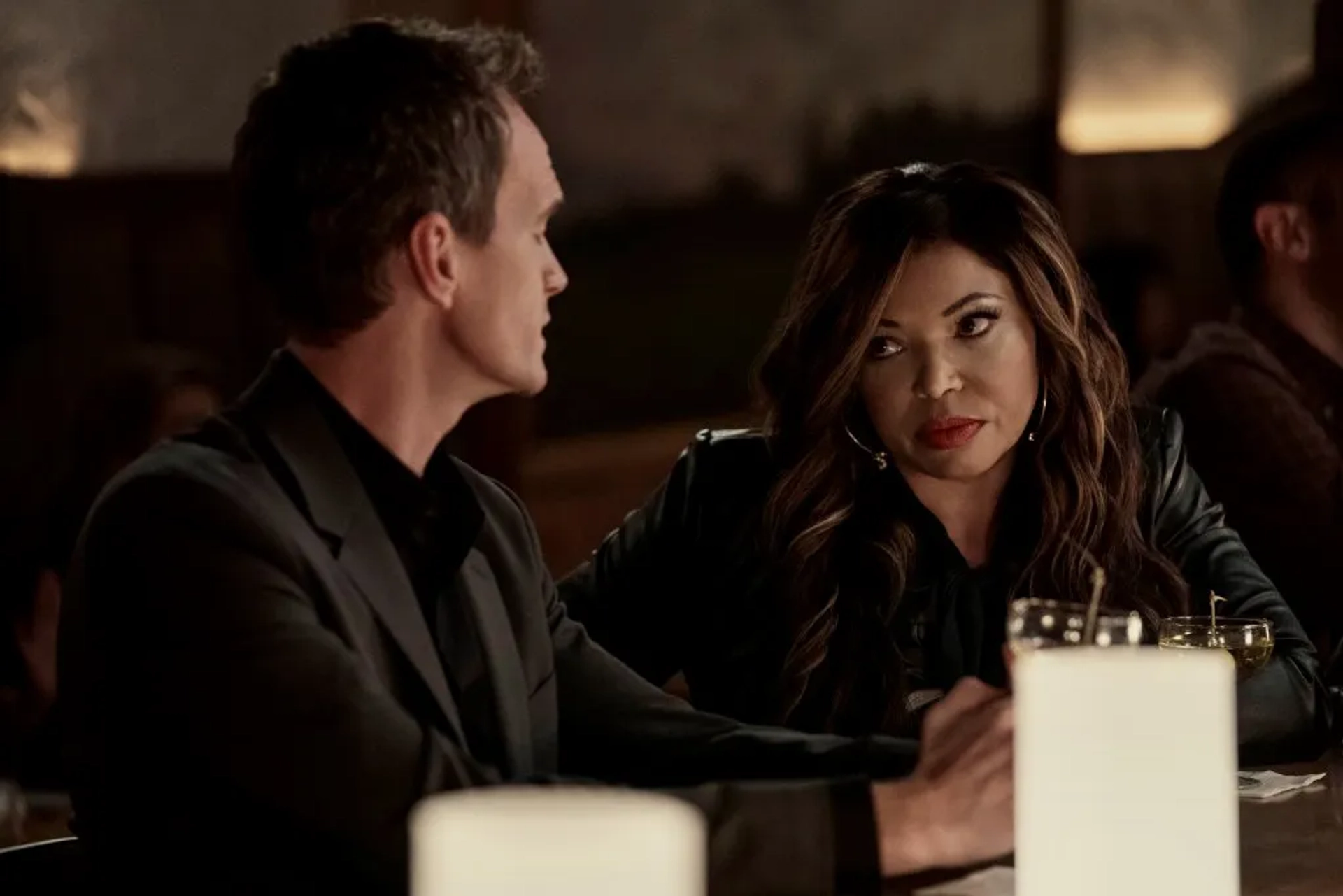Neil Patrick Harris and Tisha Campbell in Uncoupled (2022)