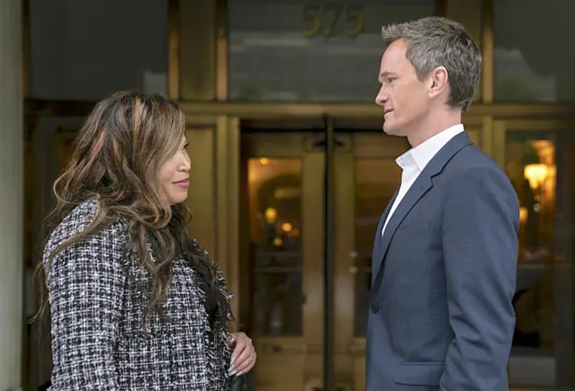 Neil Patrick Harris and Tisha Campbell in Uncoupled (2022)