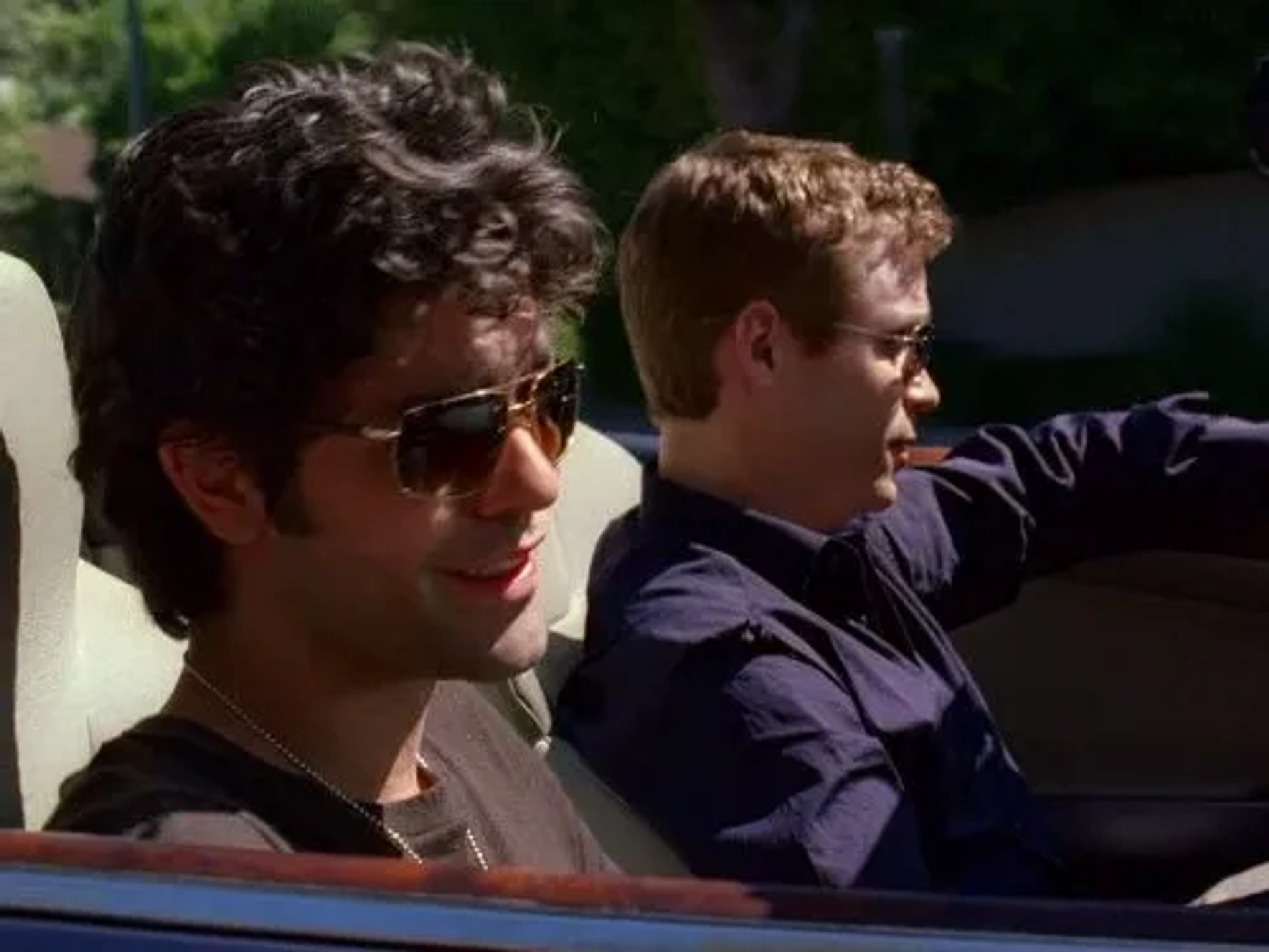 Adrian Grenier and Kevin Connolly in Entourage (2004)
