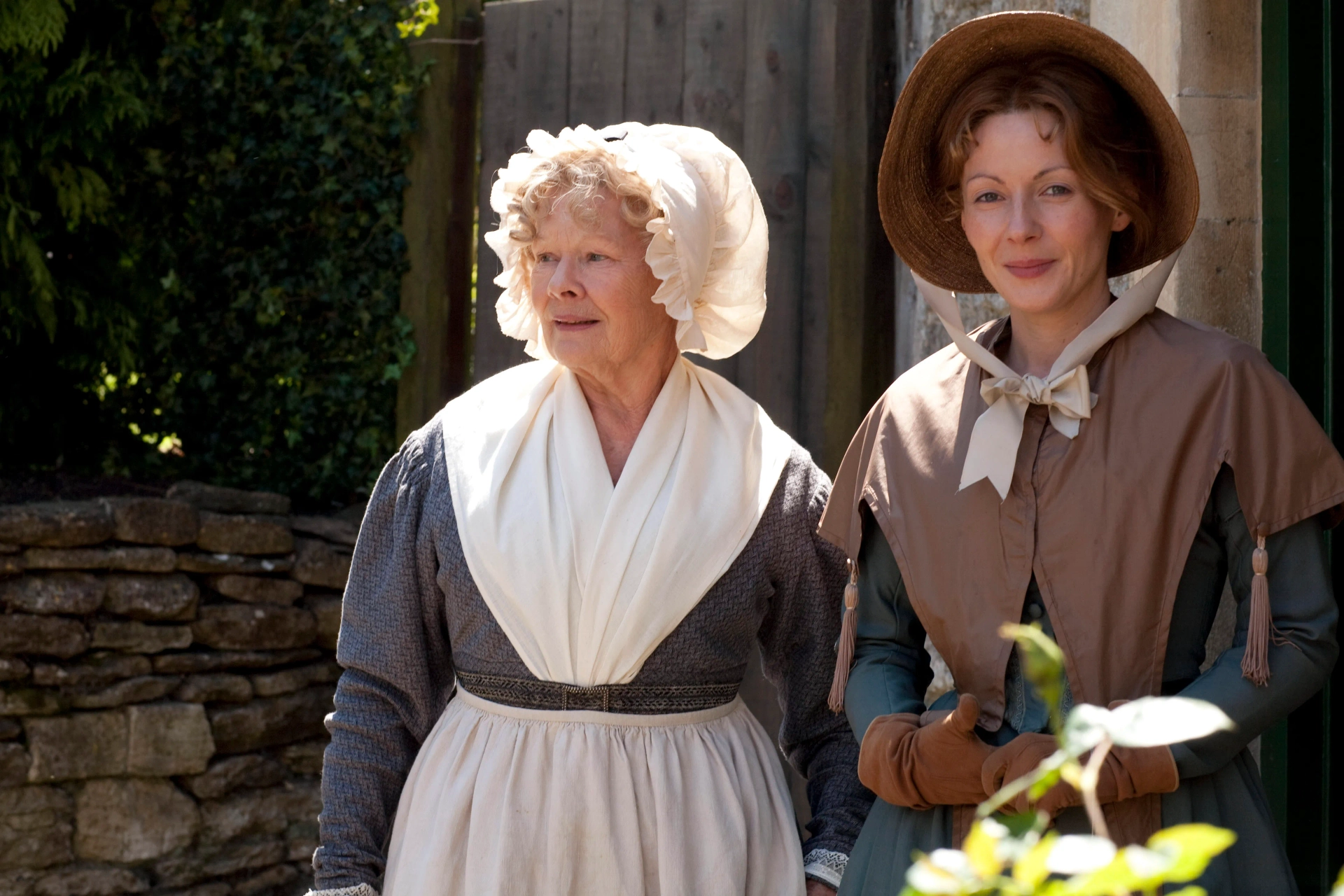 Judi Dench and Lisa Dillon in Cranford (2007)