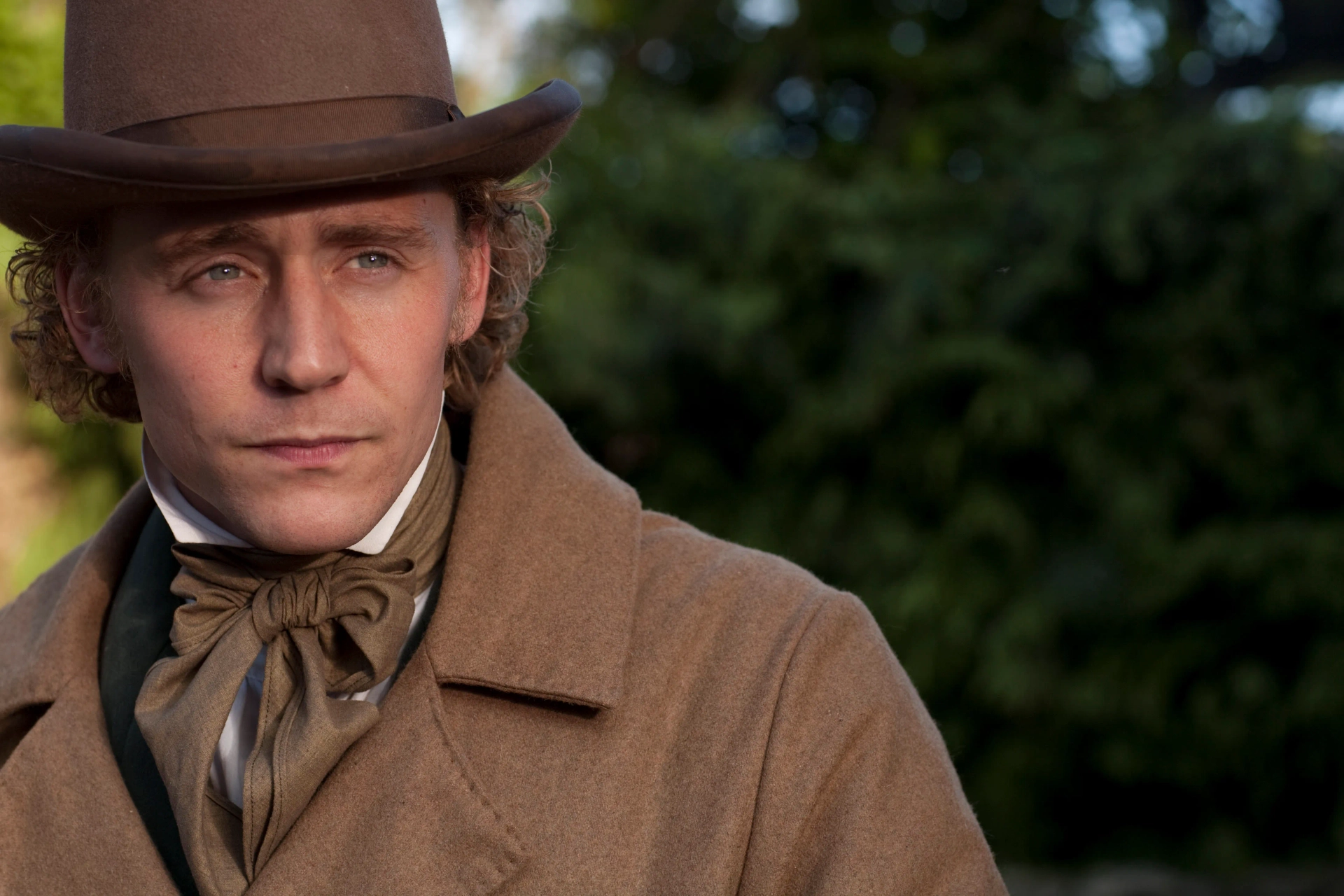 Tom Hiddleston in Cranford (2007)