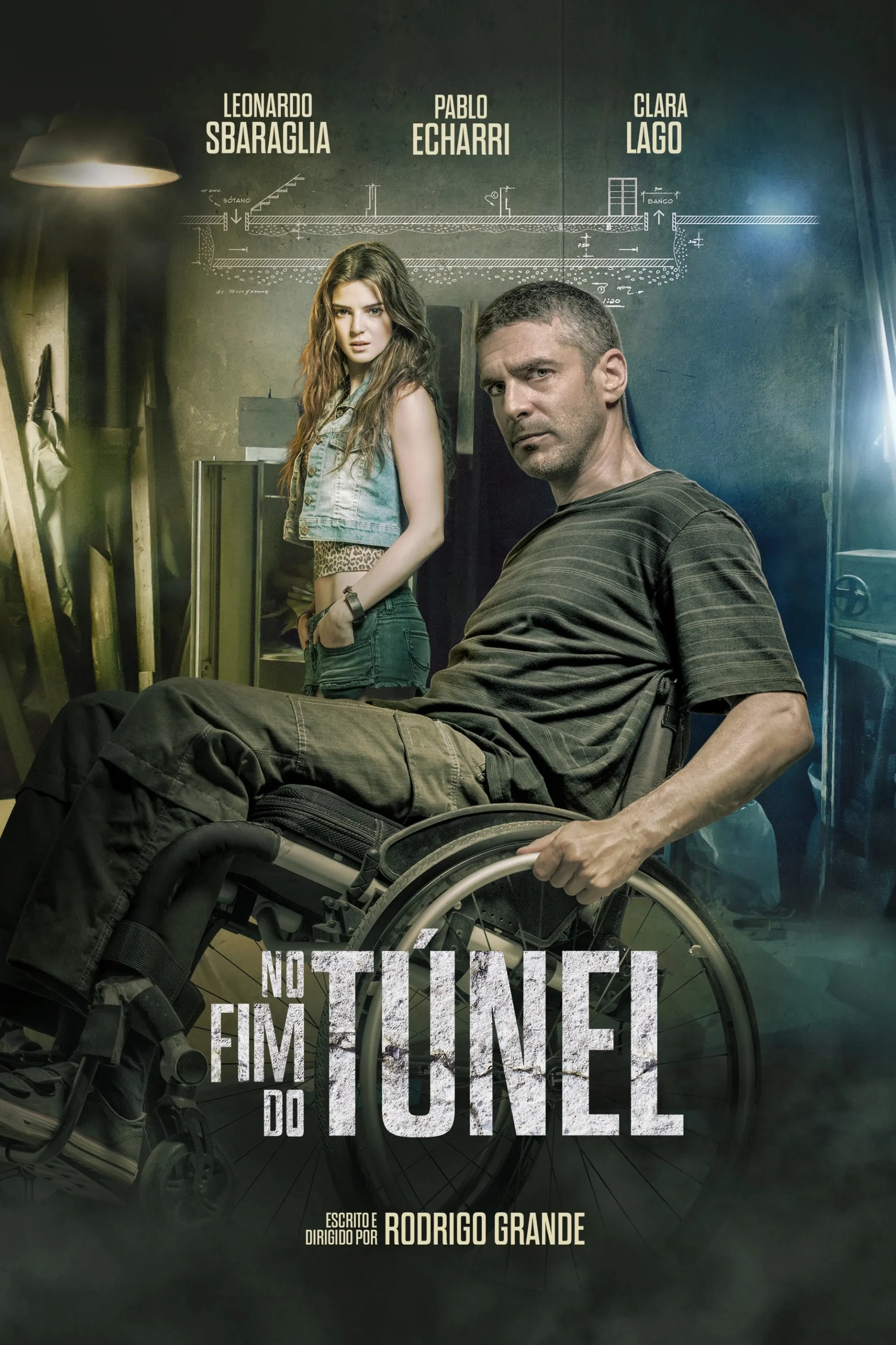 Leonardo Sbaraglia and Clara Lago in At the End of the Tunnel (2016)