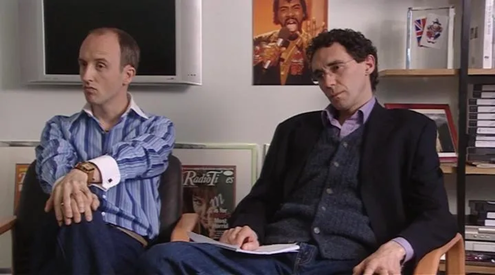 Guy Henry and Martin Savage in Extras (2005)