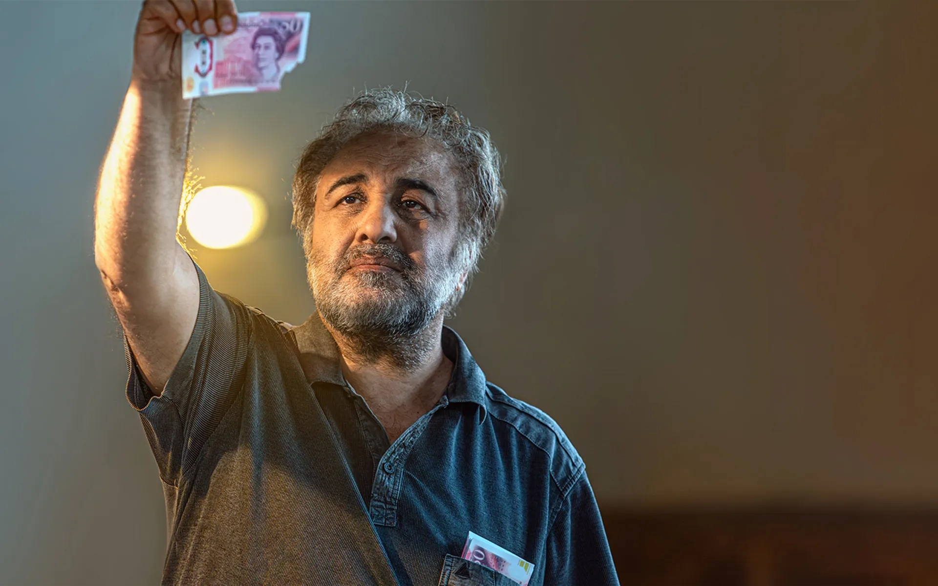 Reza Attaran in Ajal-e Moalagh (2025)