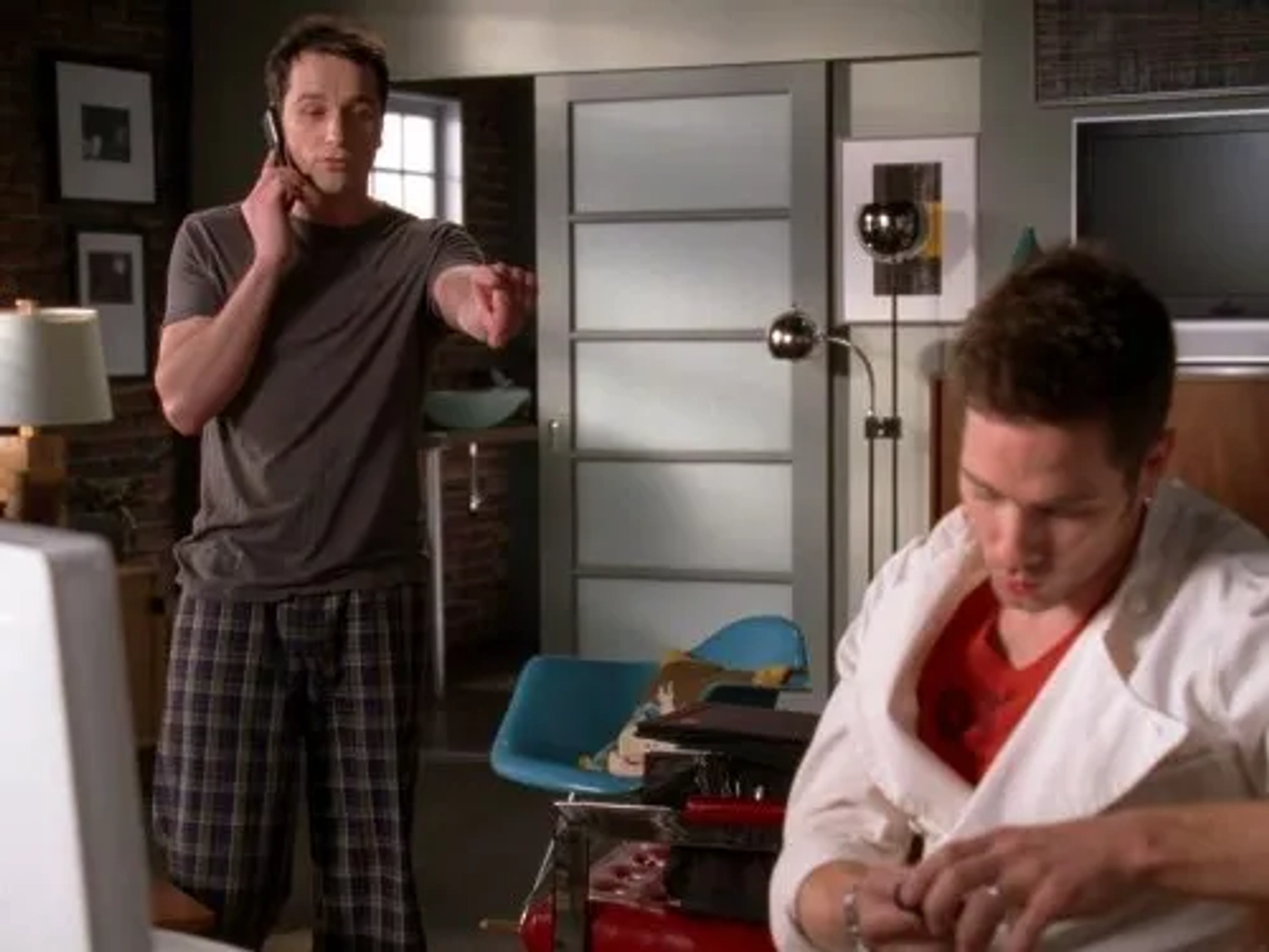Matthew Rhys and Luke Macfarlane in Brothers & Sisters (2006)
