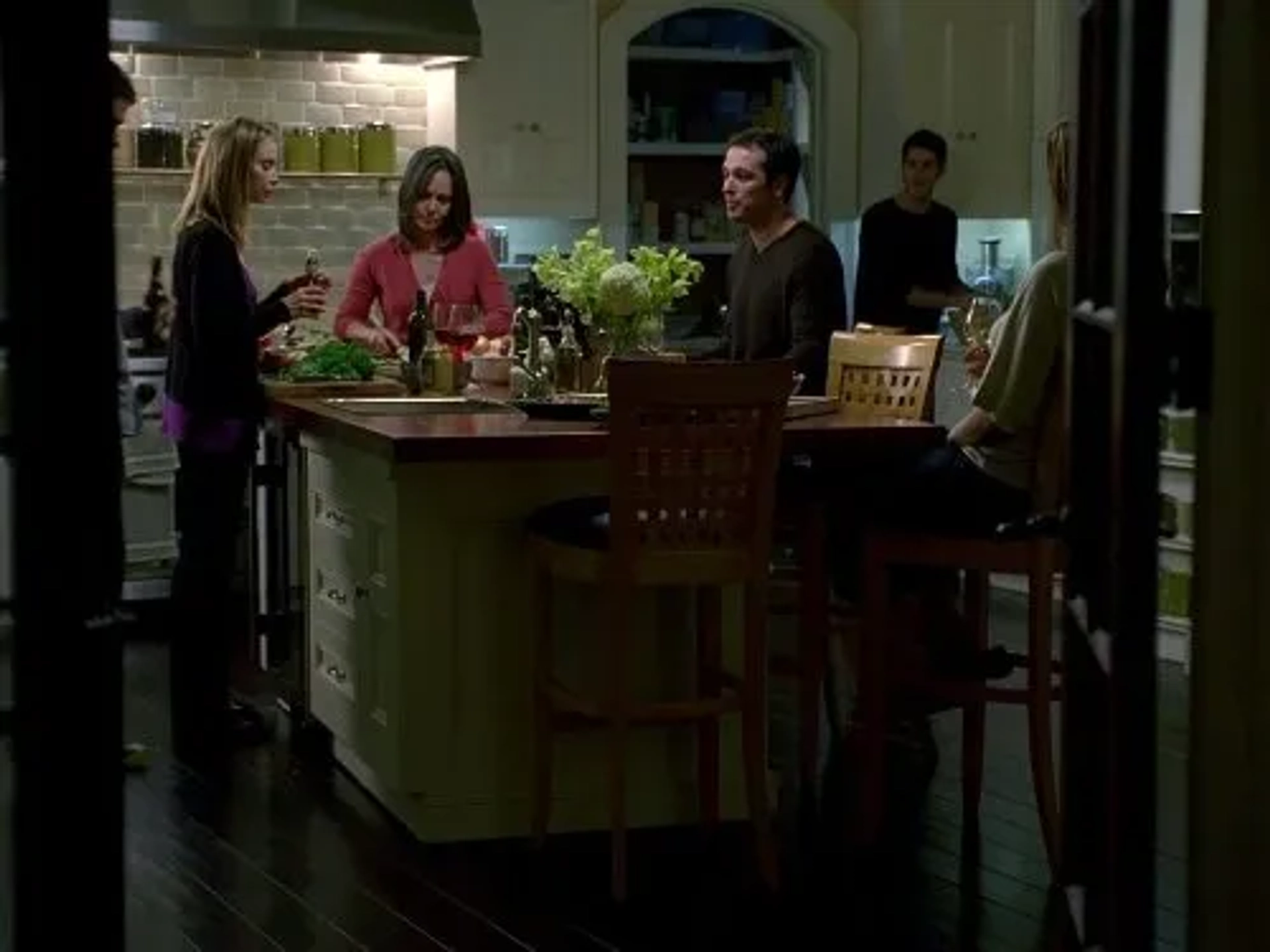 Sally Field, Calista Flockhart, Matthew Rhys, and Dave Annable in Brothers & Sisters (2006)