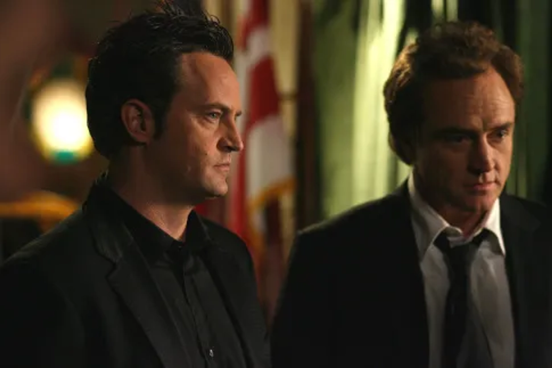 Matthew Perry and Bradley Whitford in Studio 60 on the Sunset Strip (2006)