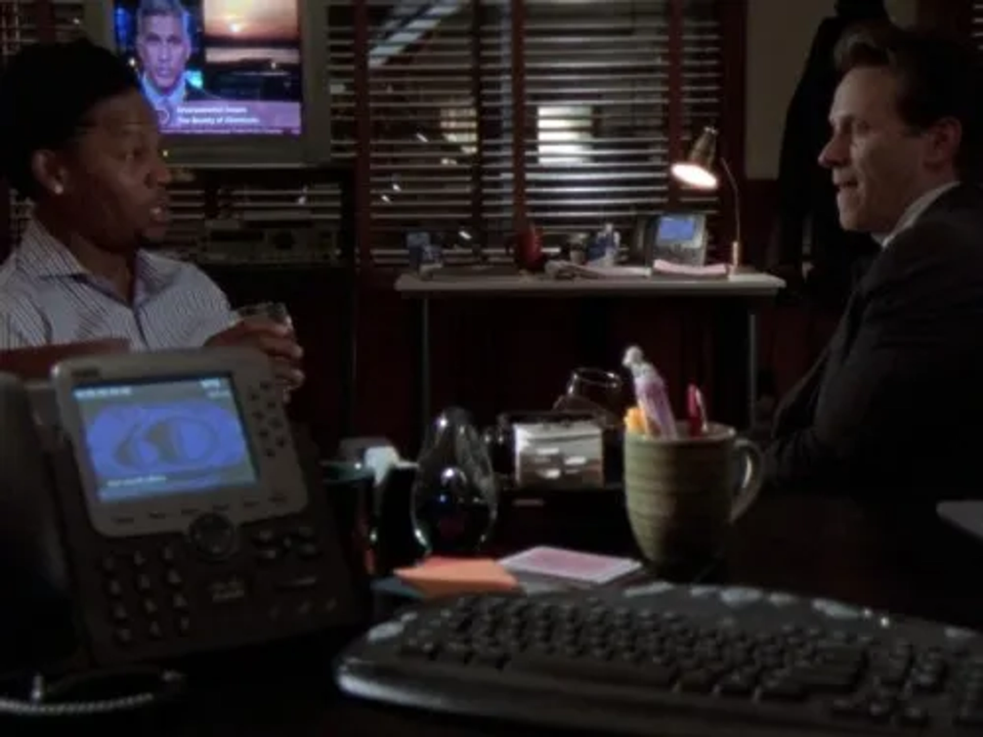 Steven Weber and D.L. Hughley in Studio 60 on the Sunset Strip (2006)