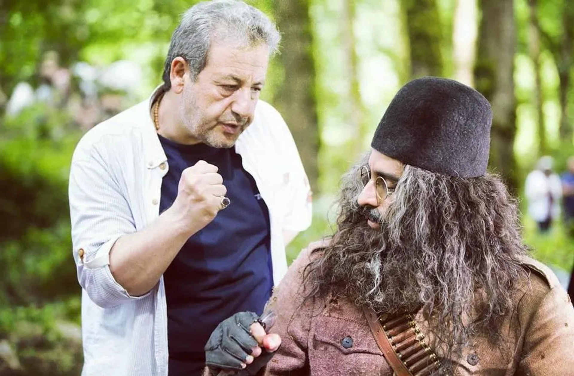 Abholghassem Talebi and Alirum Nouraei in The Orphanage (2016)