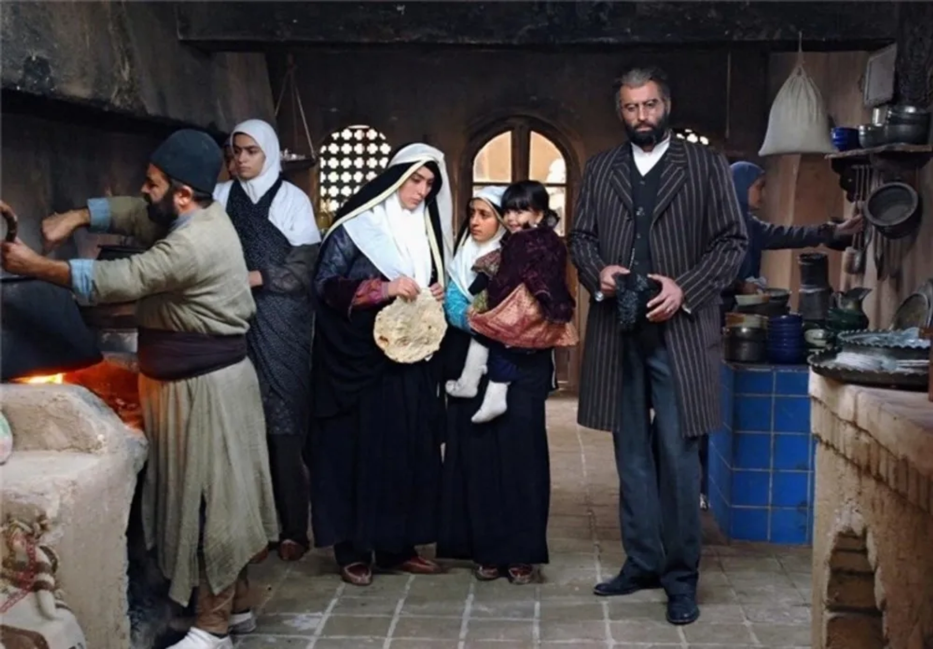 Alirum Nouraei and Bahar Mohammadpour in The Orphanage (2016)