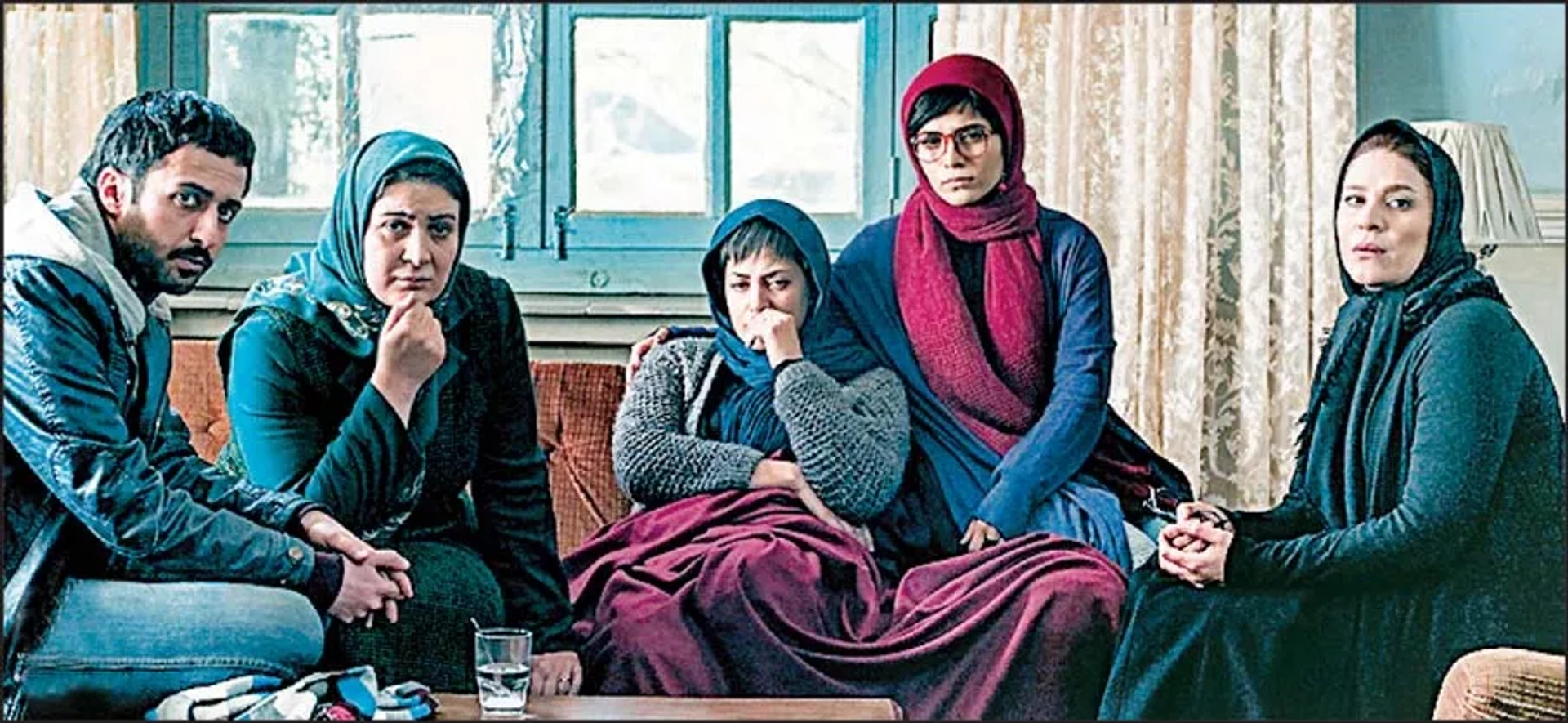 Sahar Dolatshahi, Tannaz Tabatabaei, and Rima Raminfar in Death of the Fish (2015)