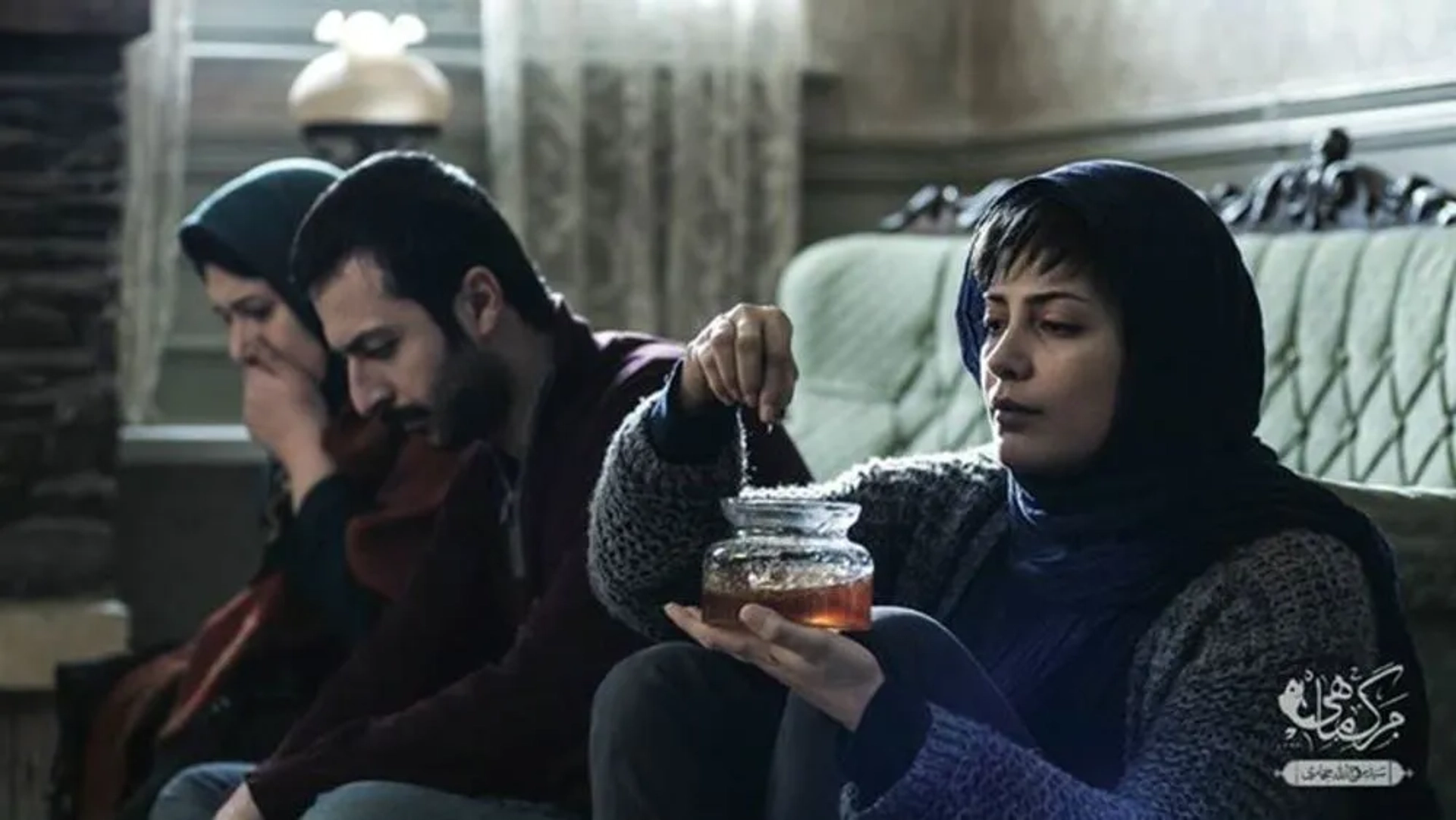 Tannaz Tabatabaei and Rima Raminfar in Death of the Fish (2015)