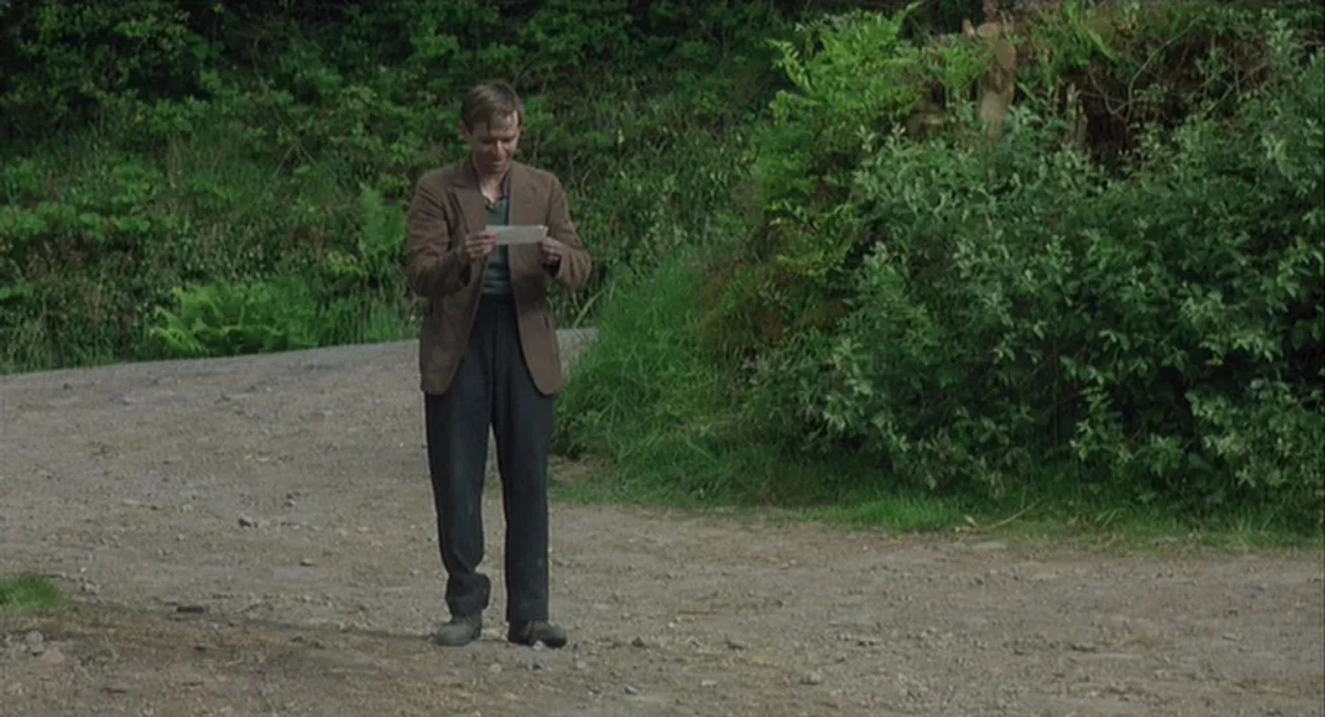 The Wind that Shakes the Barley (2006)