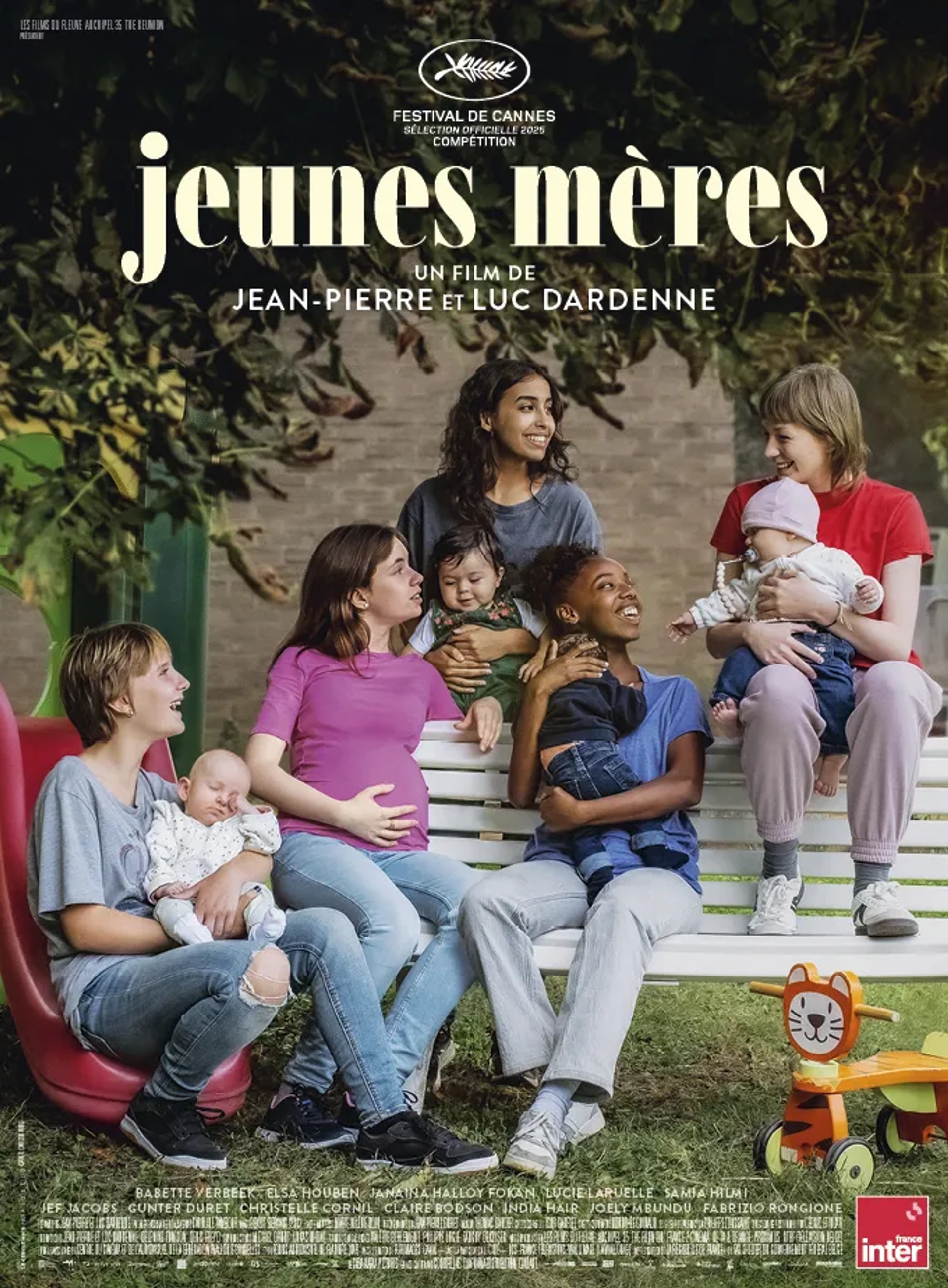 Lucie Laruelle, Janaina Halloy, Babette Verbeek, Samia Hilmi, and Elsa Houben in The Young Mother's Home (2025)