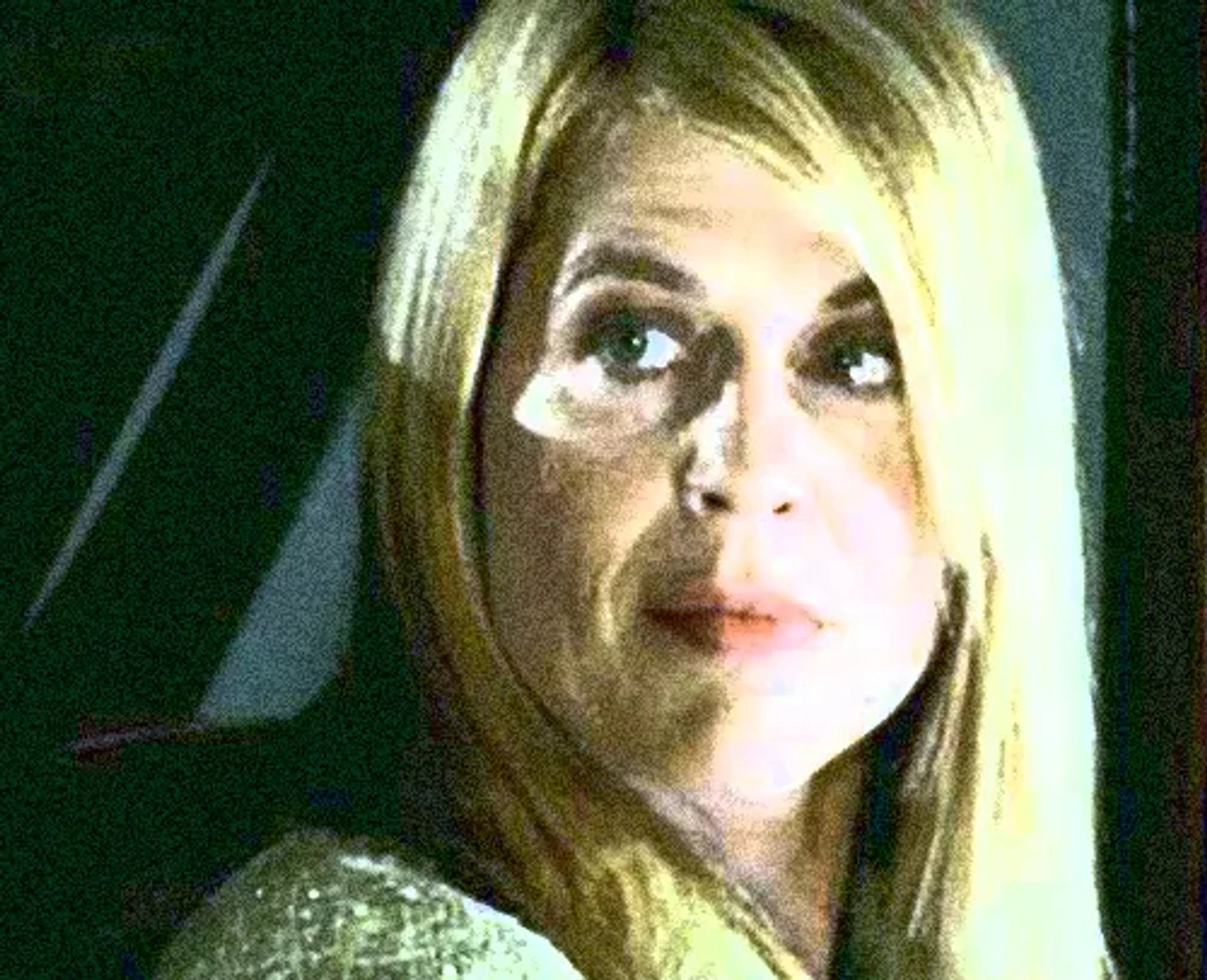 Linda Hamilton in Thief (2006)