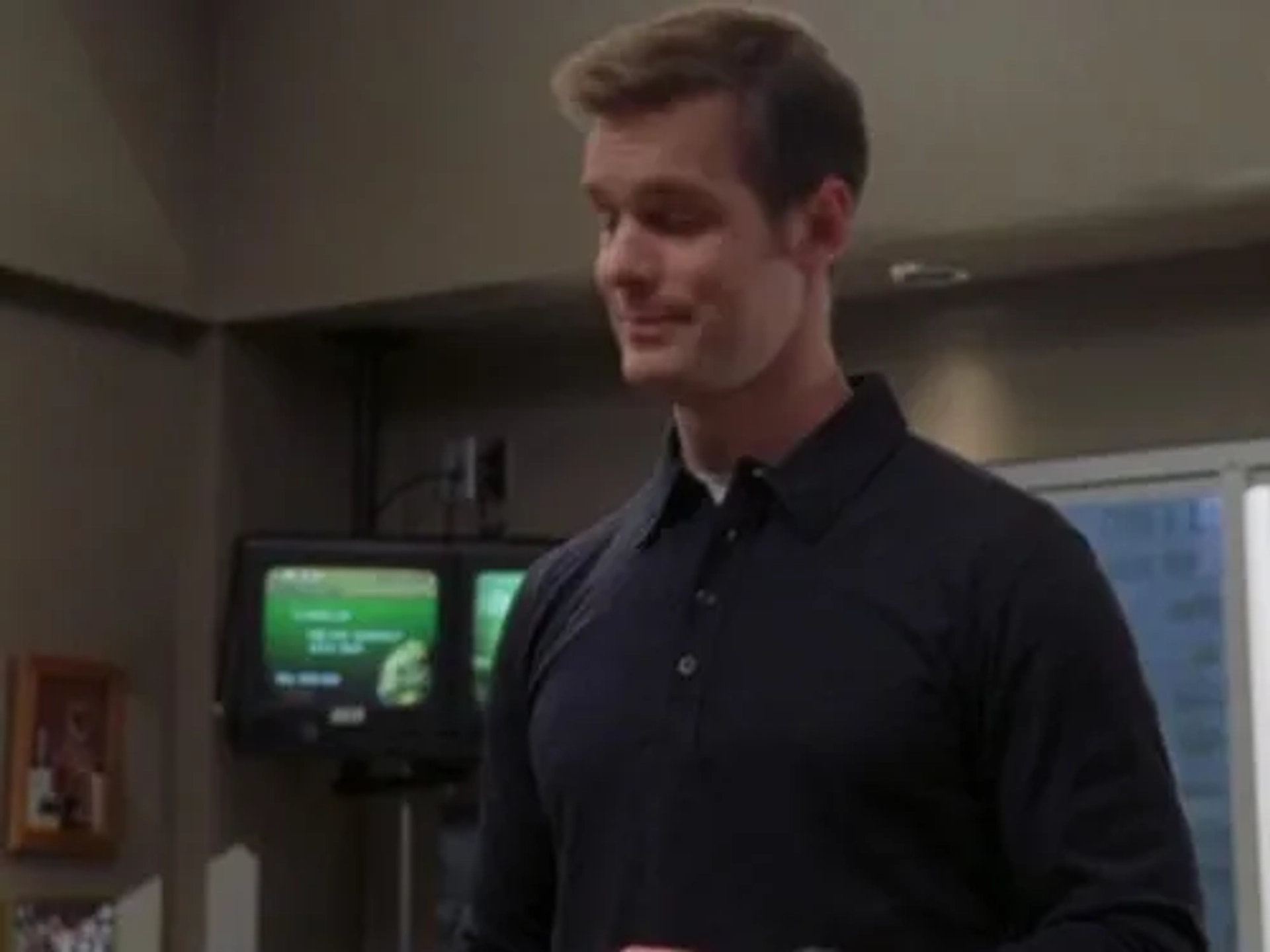 Peter Krause in Sports Night (1998)