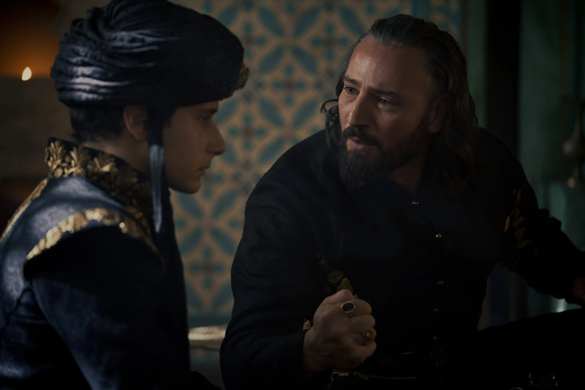 Murathan Muslu and Ulascan Kutlu in Rise of the Raven (2024)