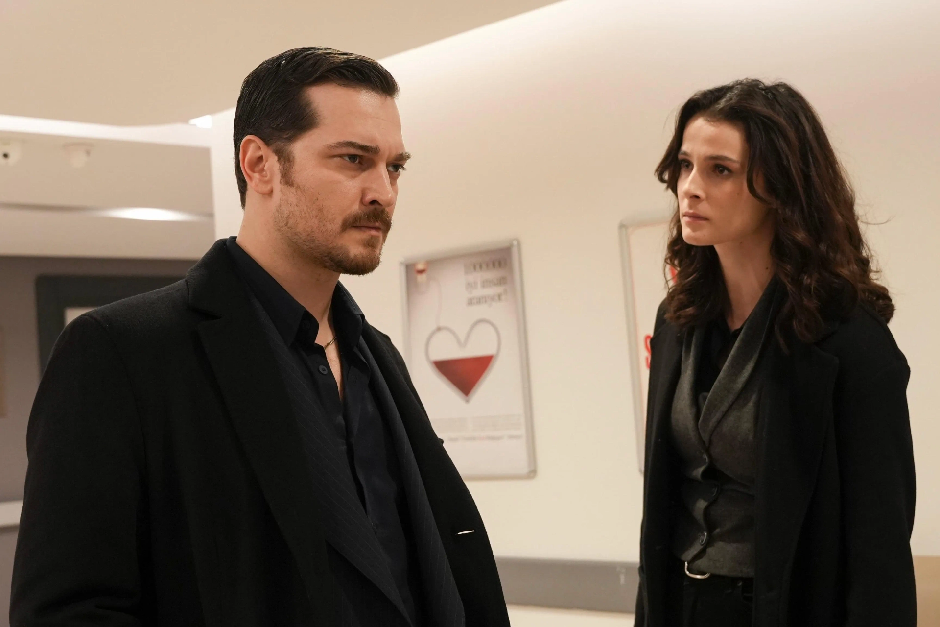 Çagatay Ulusoy and Büsra Develi in Esref Rüya (2025)