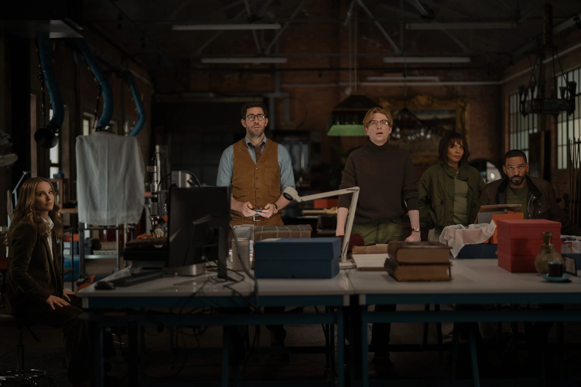 Natalie Portman, Laz Alonso, Carmen Ejogo, John Krasinski, and Domhnall Gleeson in Fountain of Youth (2025)
