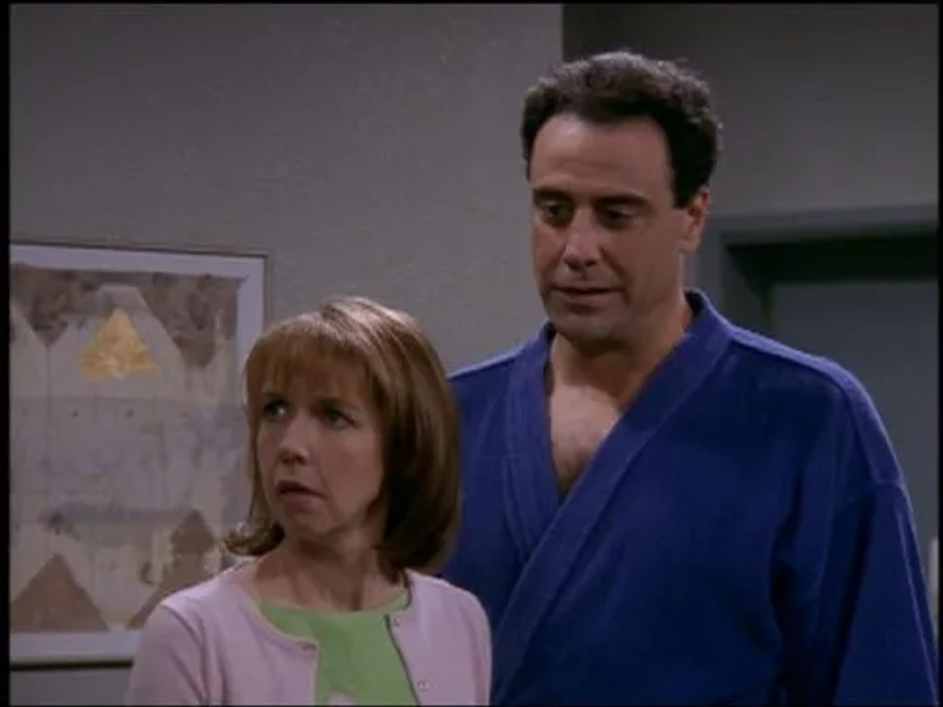 Brad Garrett and Monica Horan in Everybody Loves Raymond (1996)