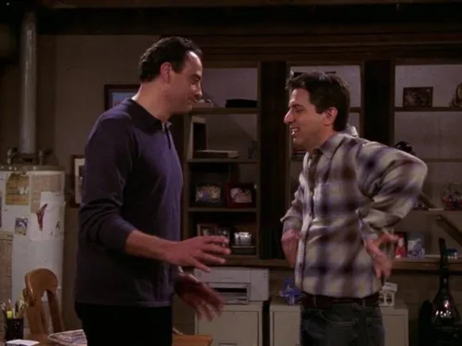 Brad Garrett and Ray Romano in Everybody Loves Raymond (1996)