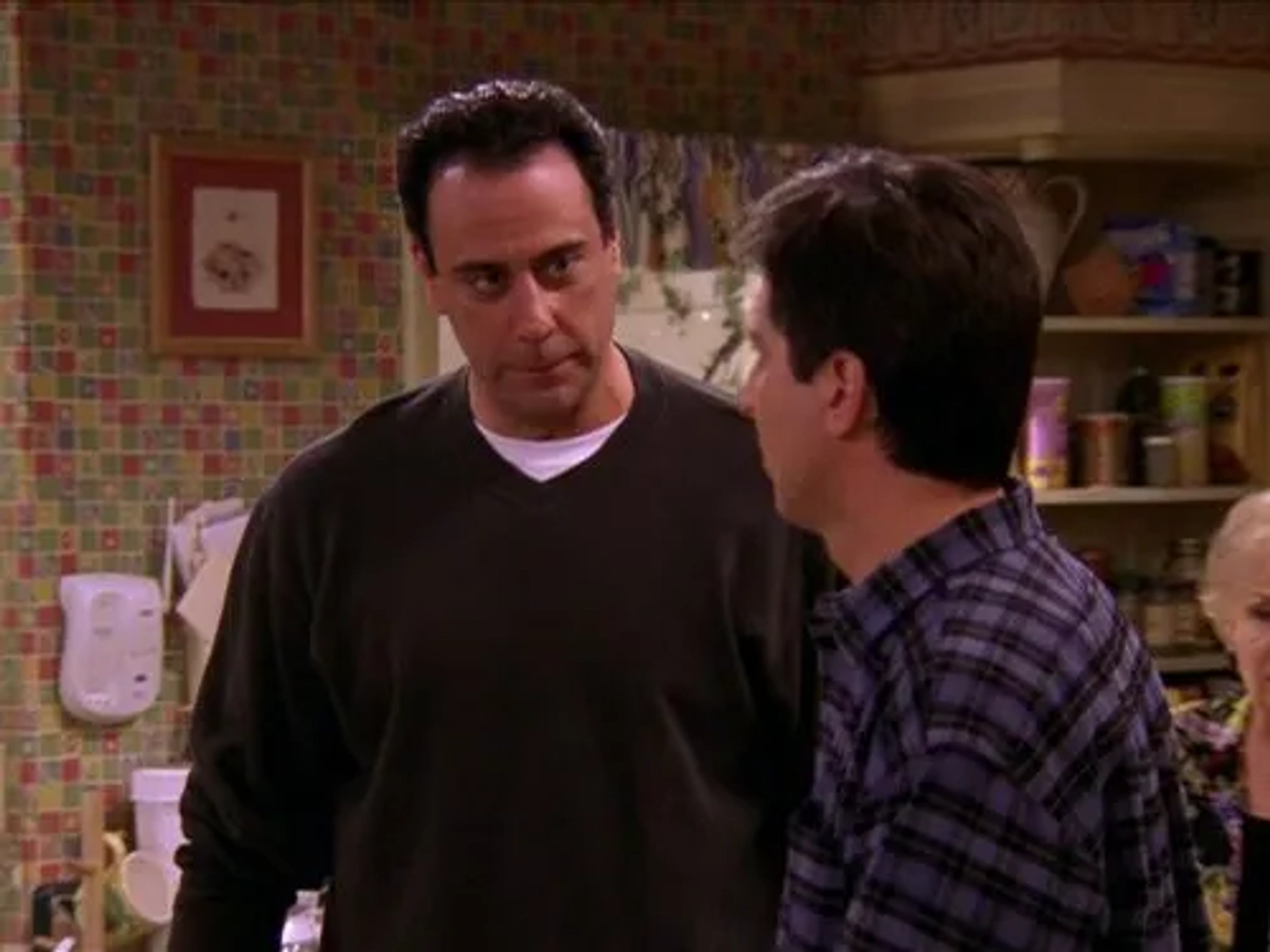 Brad Garrett and Ray Romano in Everybody Loves Raymond (1996)