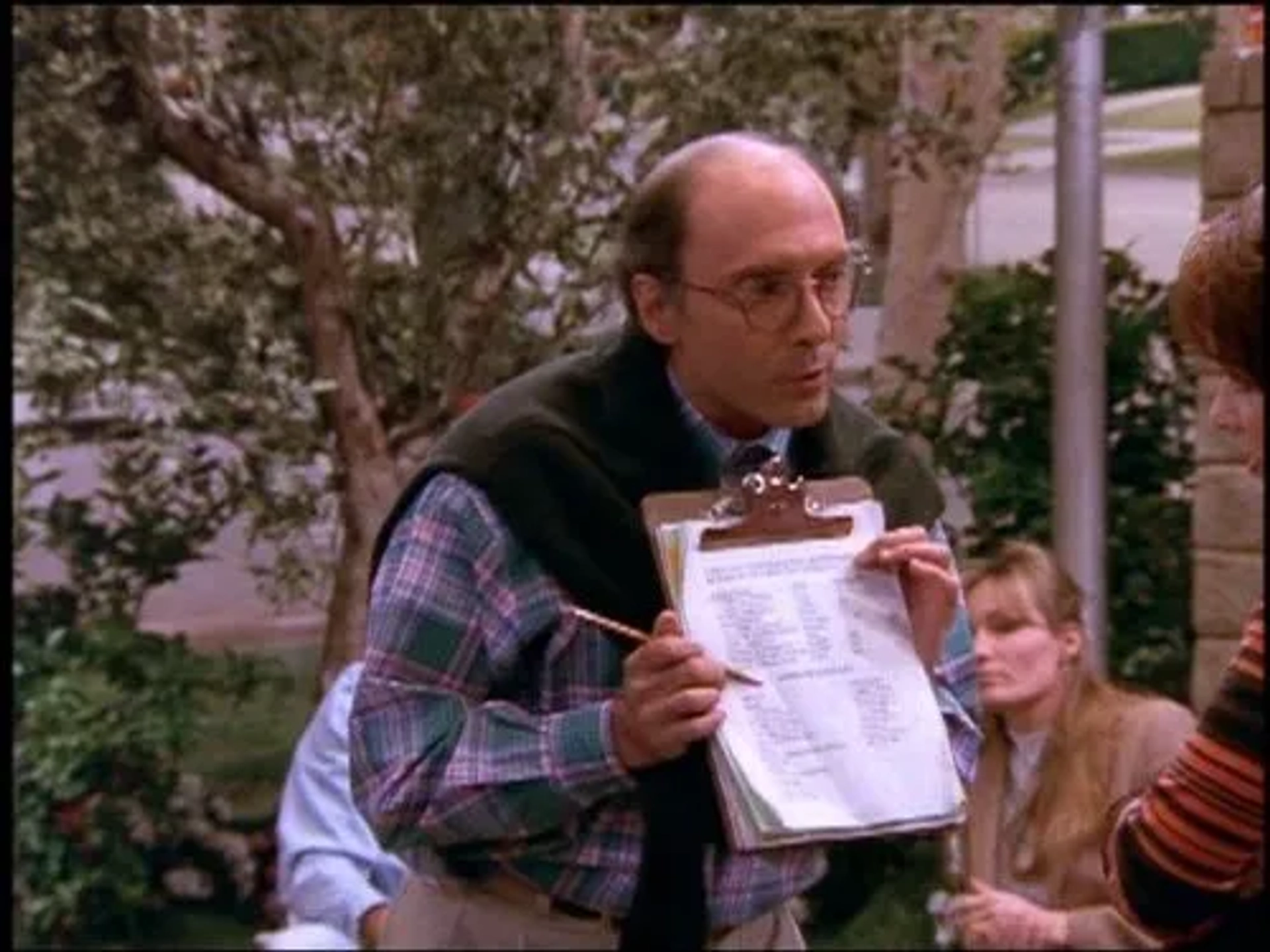 Dan Castellaneta in Everybody Loves Raymond (1996)