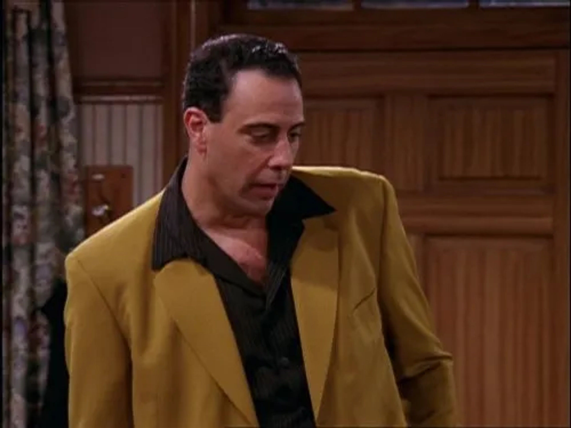 Brad Garrett in Everybody Loves Raymond (1996)